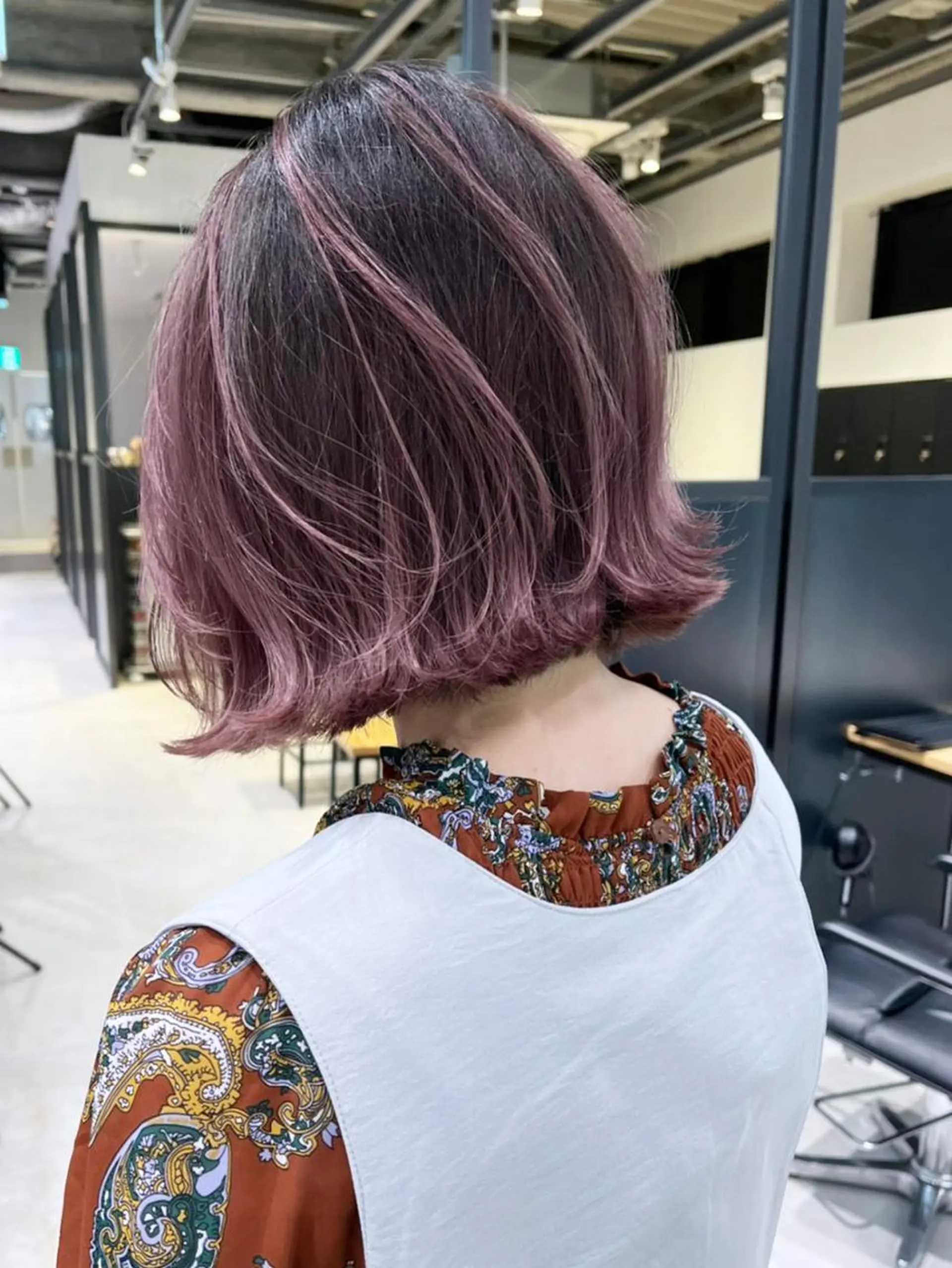 ミディアム カラー パーマ ヘアアレンジ バレイヤージュ レイヤーカット ITbyALBUM 下北沢店のヘアスタイル