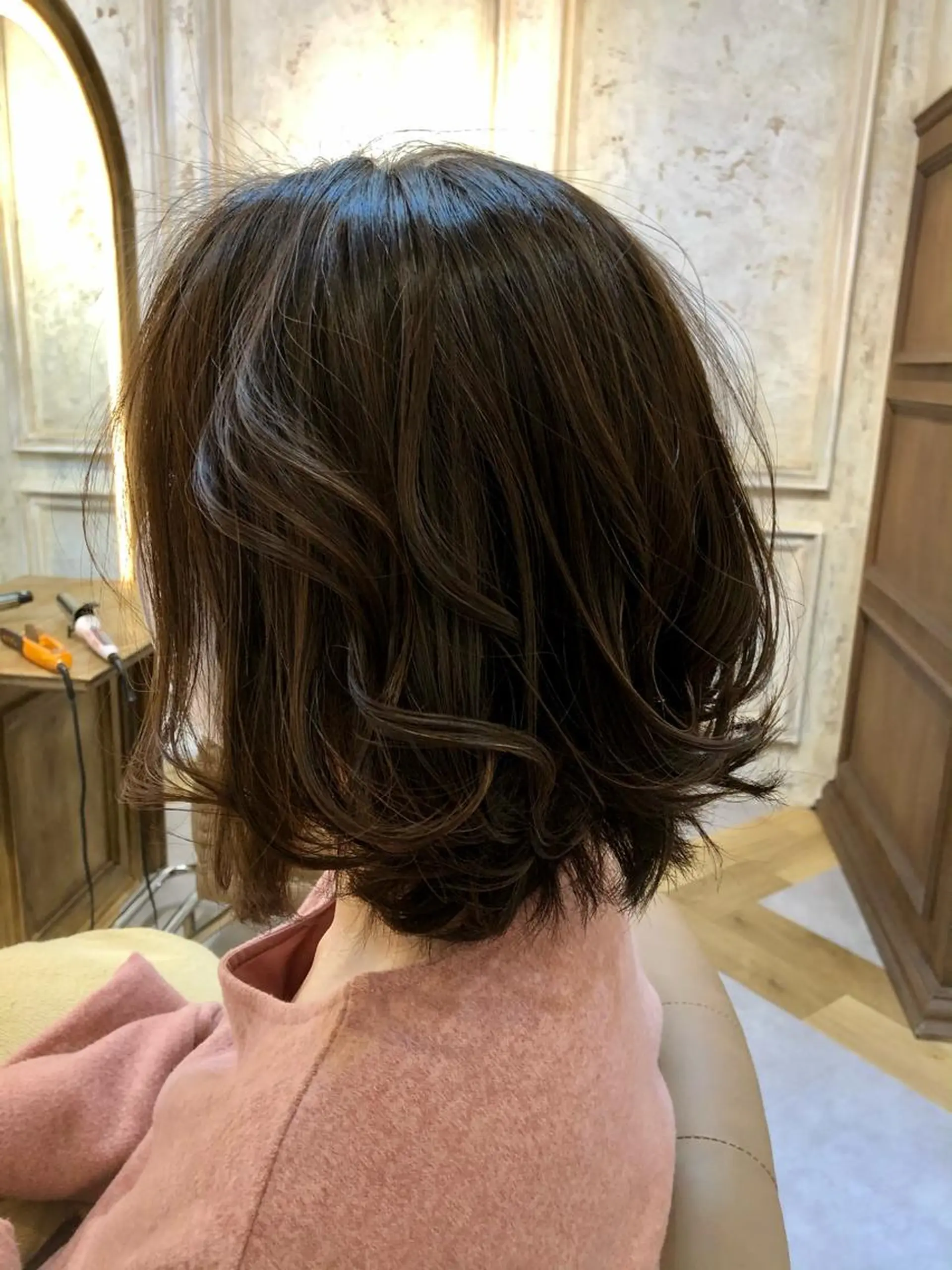 ミディアム レイヤーカット 外ハネヘア セン北徒歩５分 キシタクのヘアスタイル