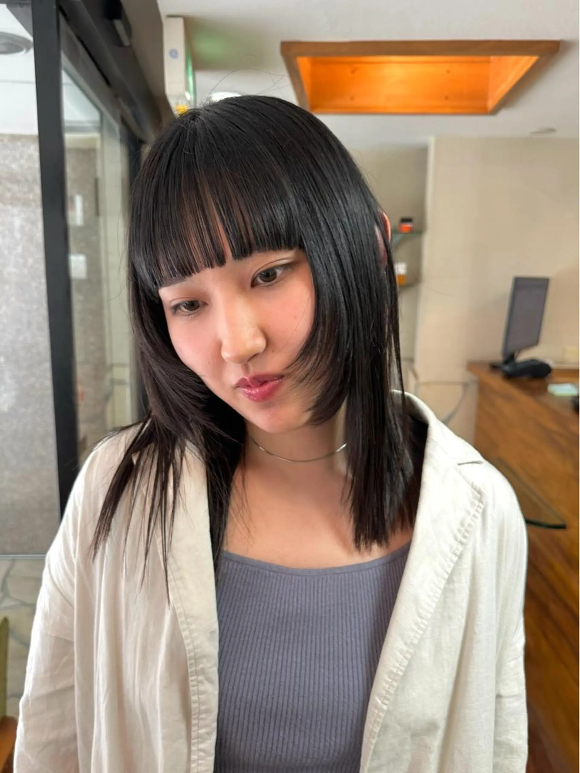 ミディアム 顔まわりレイヤー 顔周りカット レイヤーカット 矢野 晃平のヘアスタイル