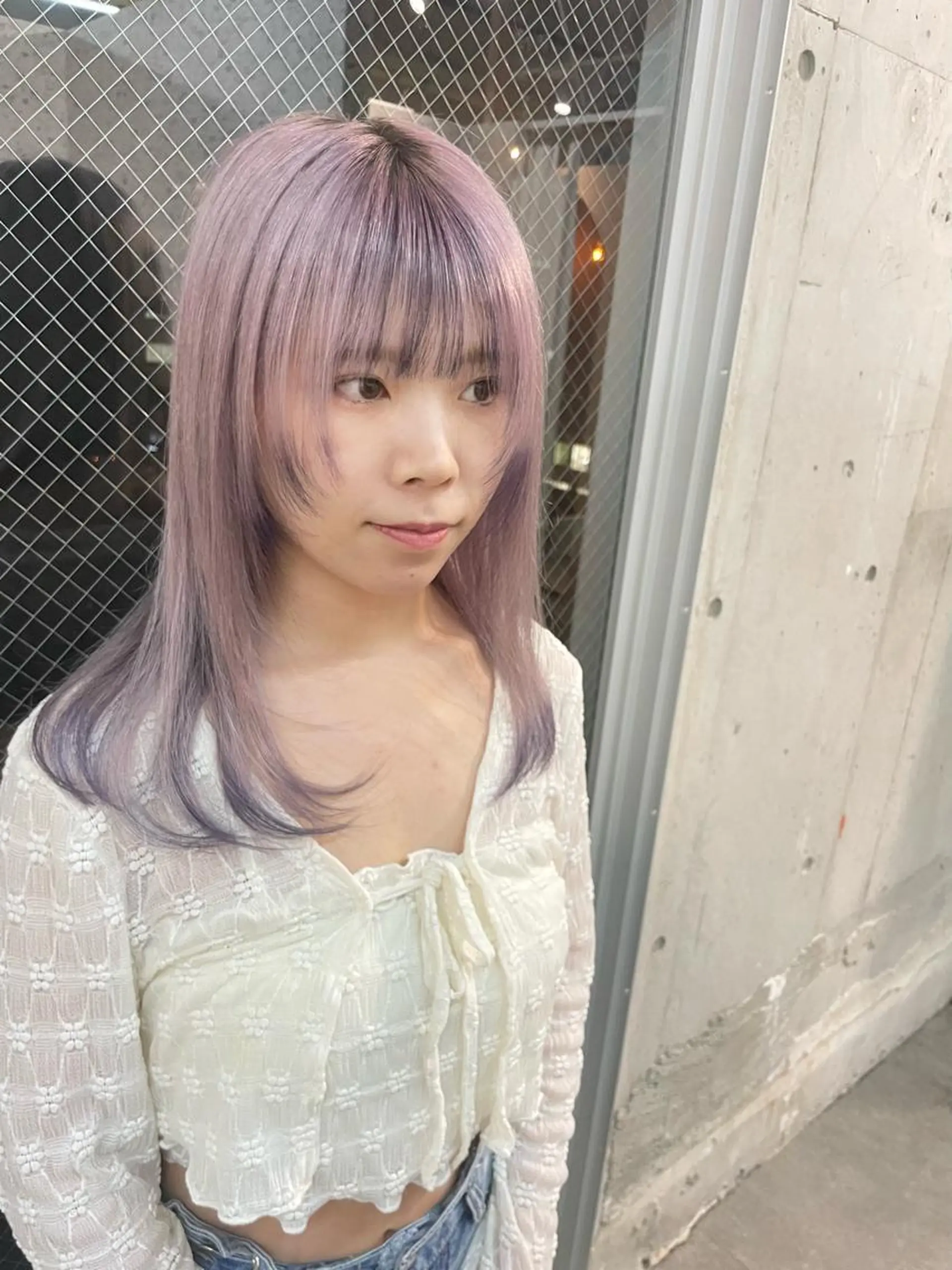 ミディアム 有人/バレイヤージュ /シャドールーツのヘアスタイル