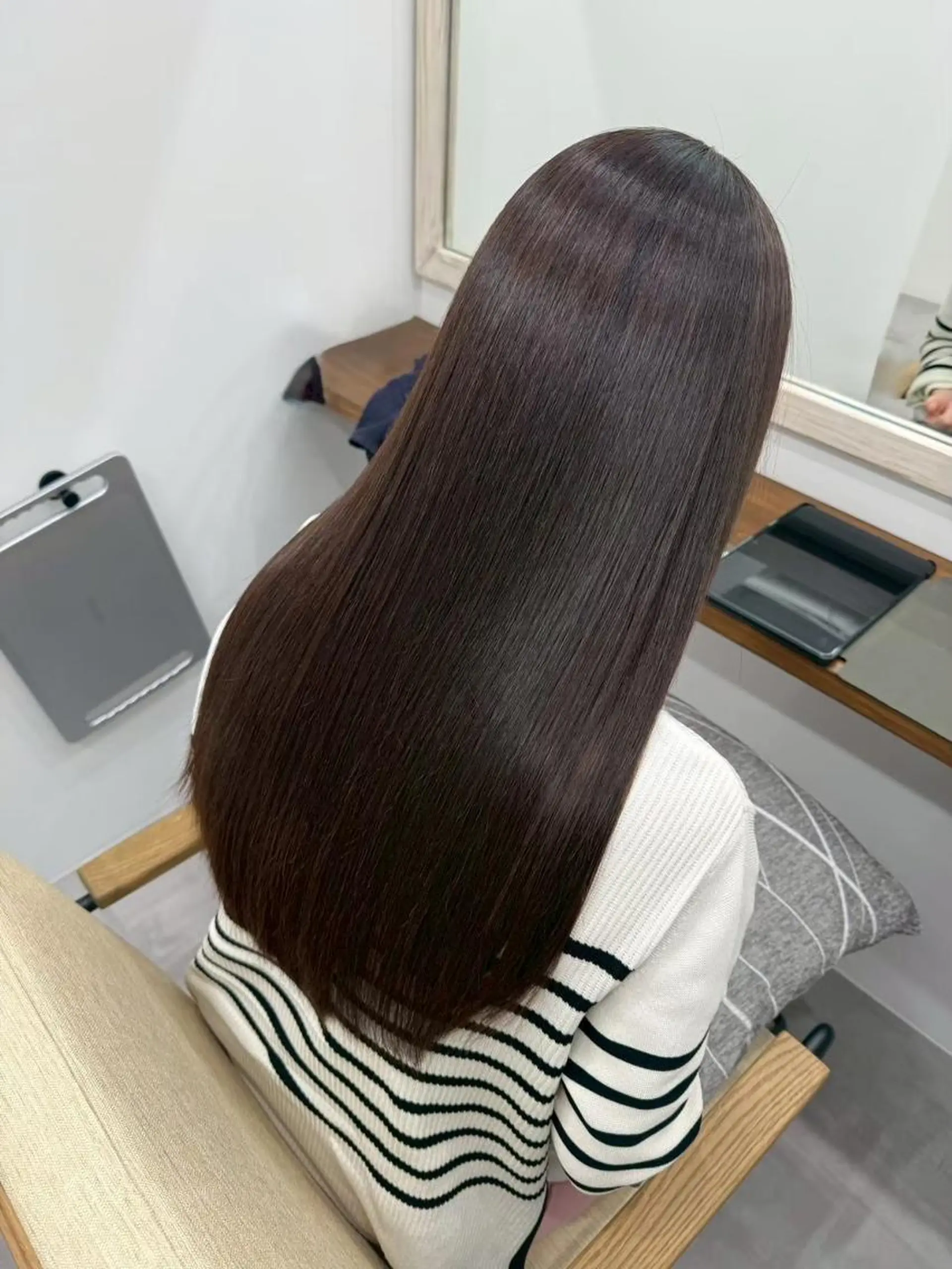 ロング ハイライト 髪質改善 レイヤーカット 縮毛矯正 トリートメント newi grande 横浜店のヘアスタイル