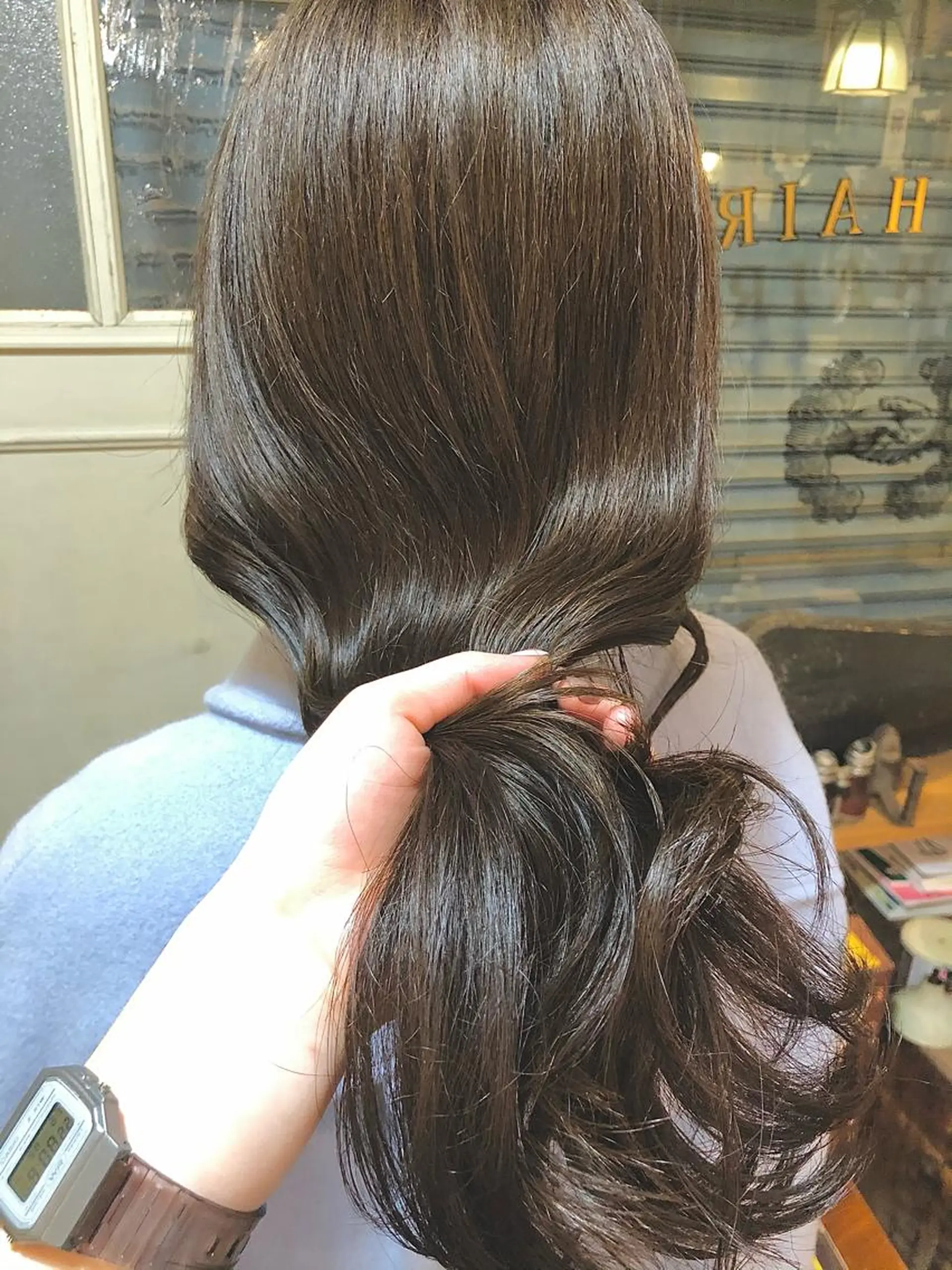 セミロング カラー AYANO ／レイヤー／オリーブのヘアスタイル