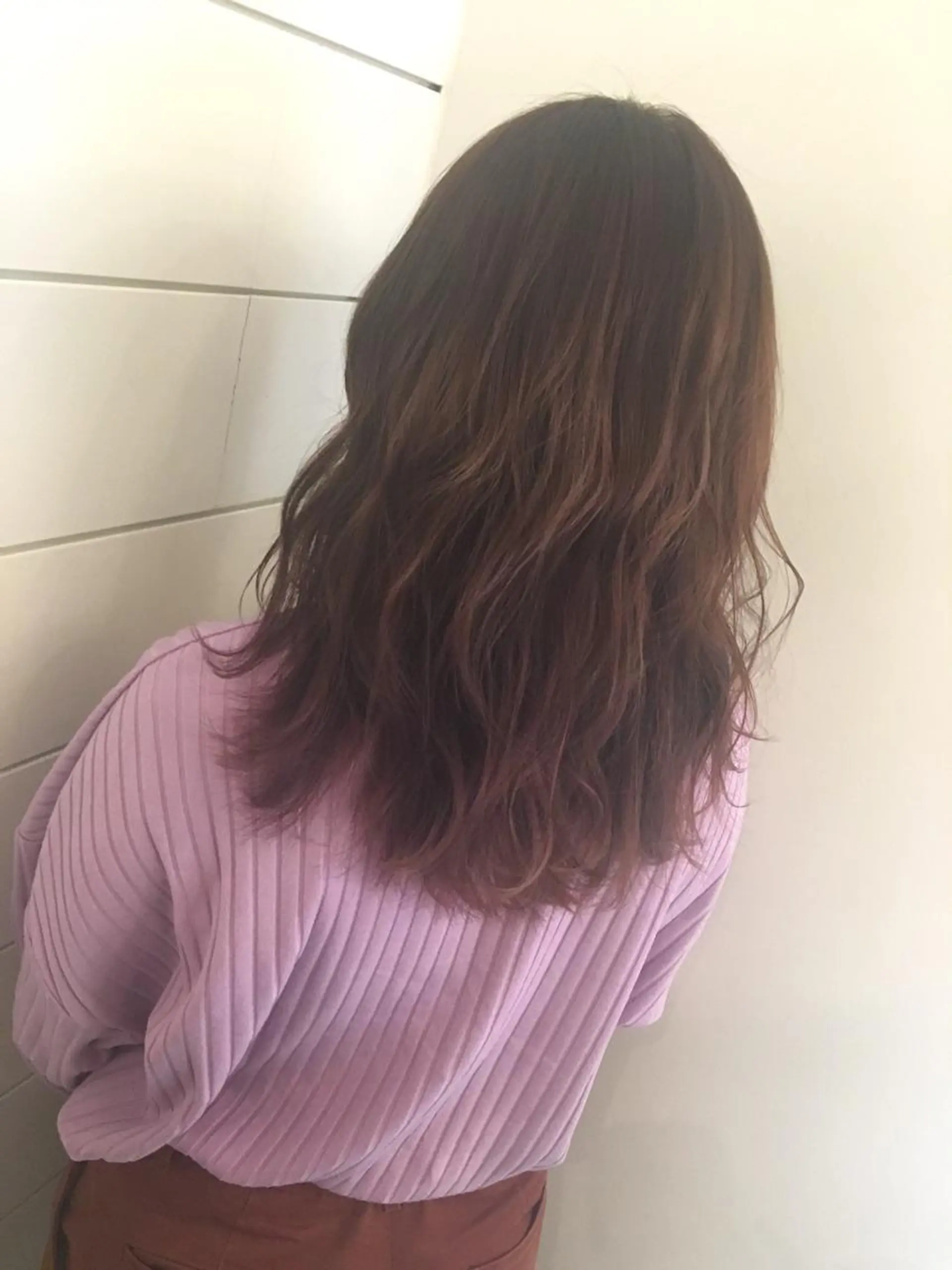 セミロング カラー ピンクカラー 鍵山 千秋のヘアスタイル