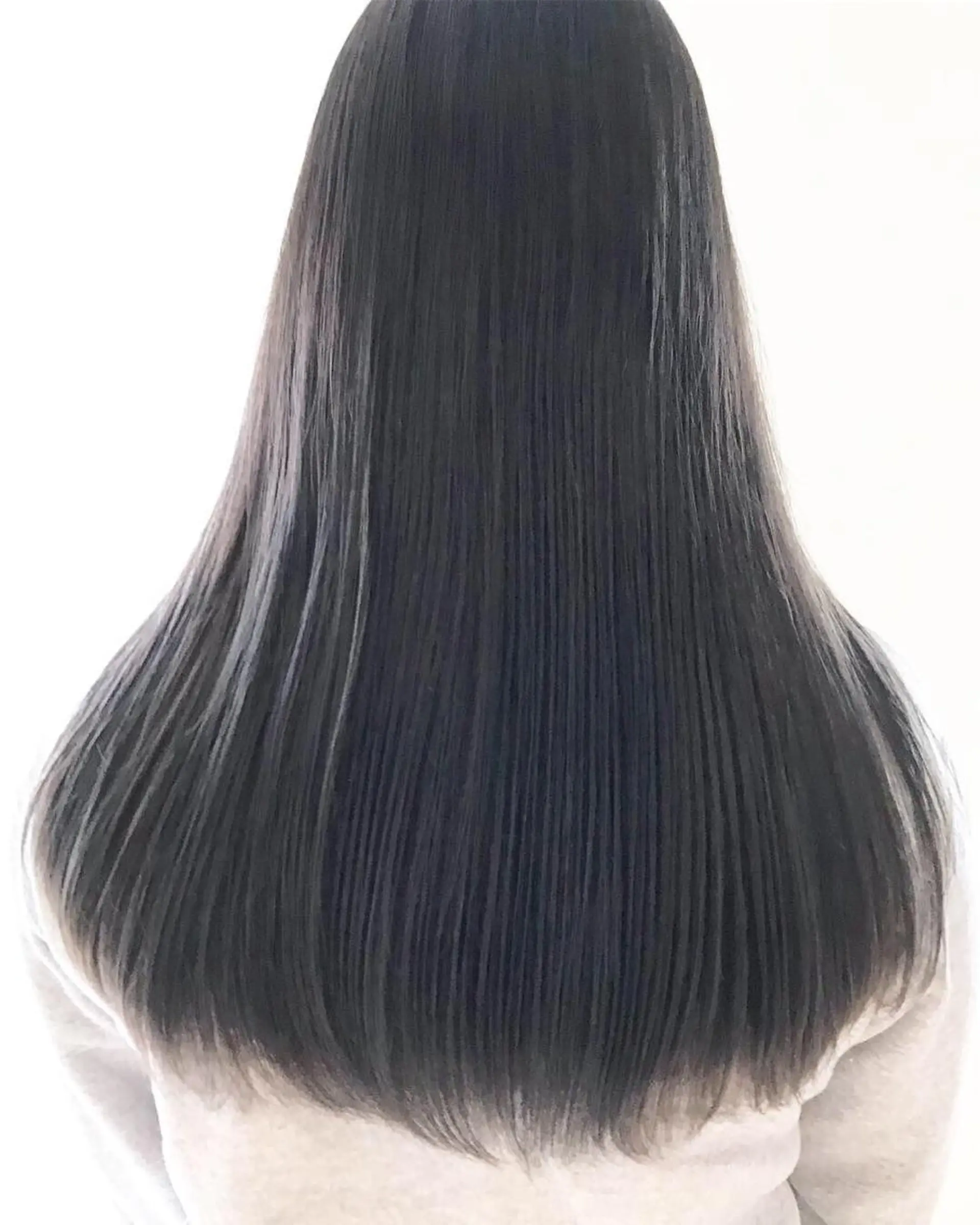 ロング カラー アッシュ ダークグレー 🔹TOMO🔹 圧倒的経験値🔹のヘアスタイル