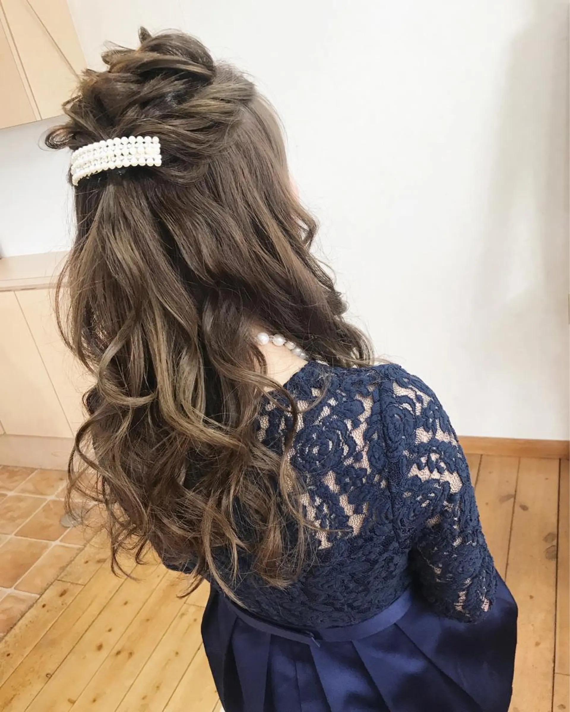 ロング カラー ヘアアレンジ ヘアセット 荒木 ひろかのヘアスタイル