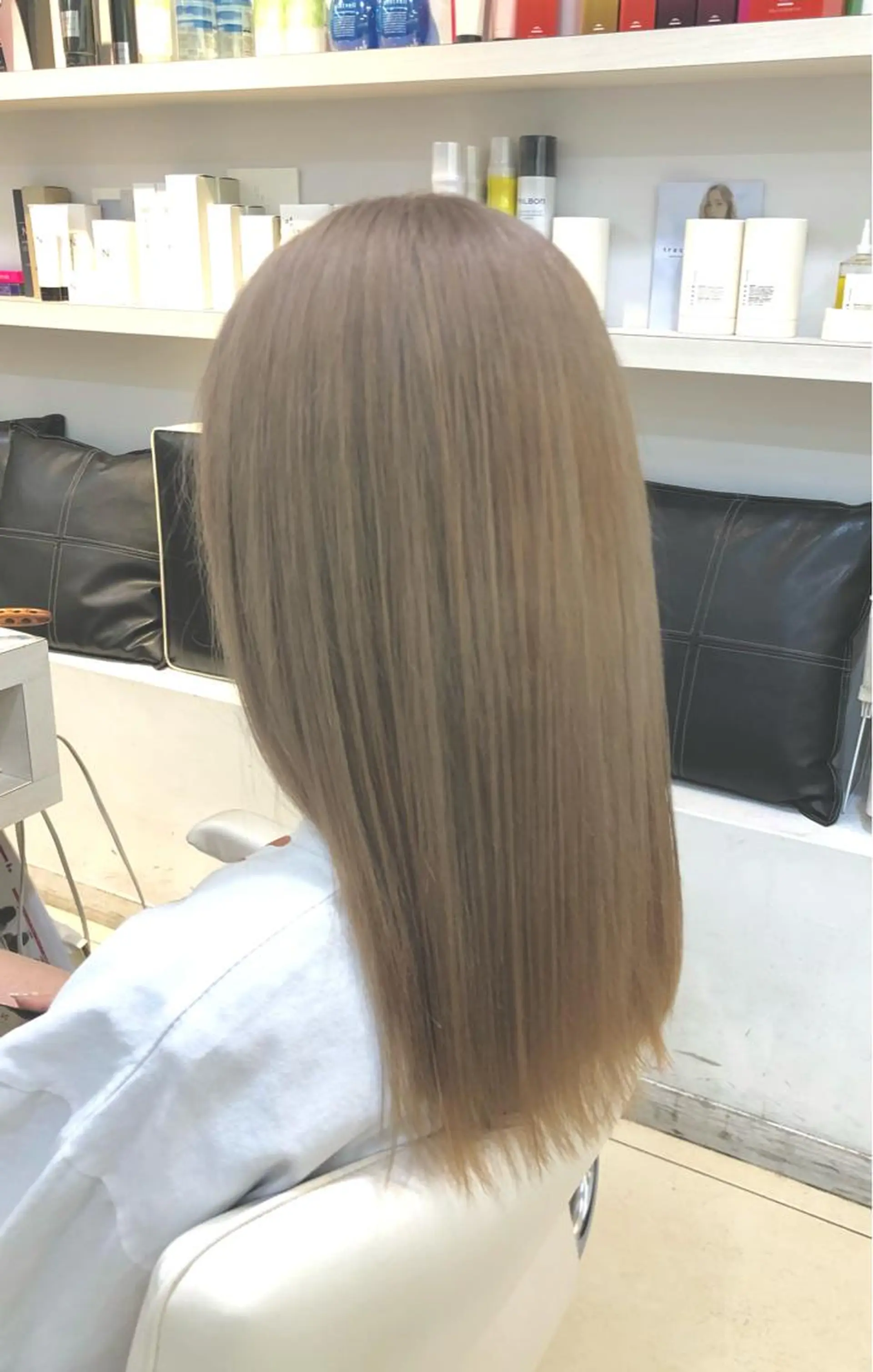 セミロング カラー ベージュカラー ブリーチ ホワイトベージュ ヘアカラー 🤎ベージュカラー/ 髪質改善/山岸🤎のヘアスタイル