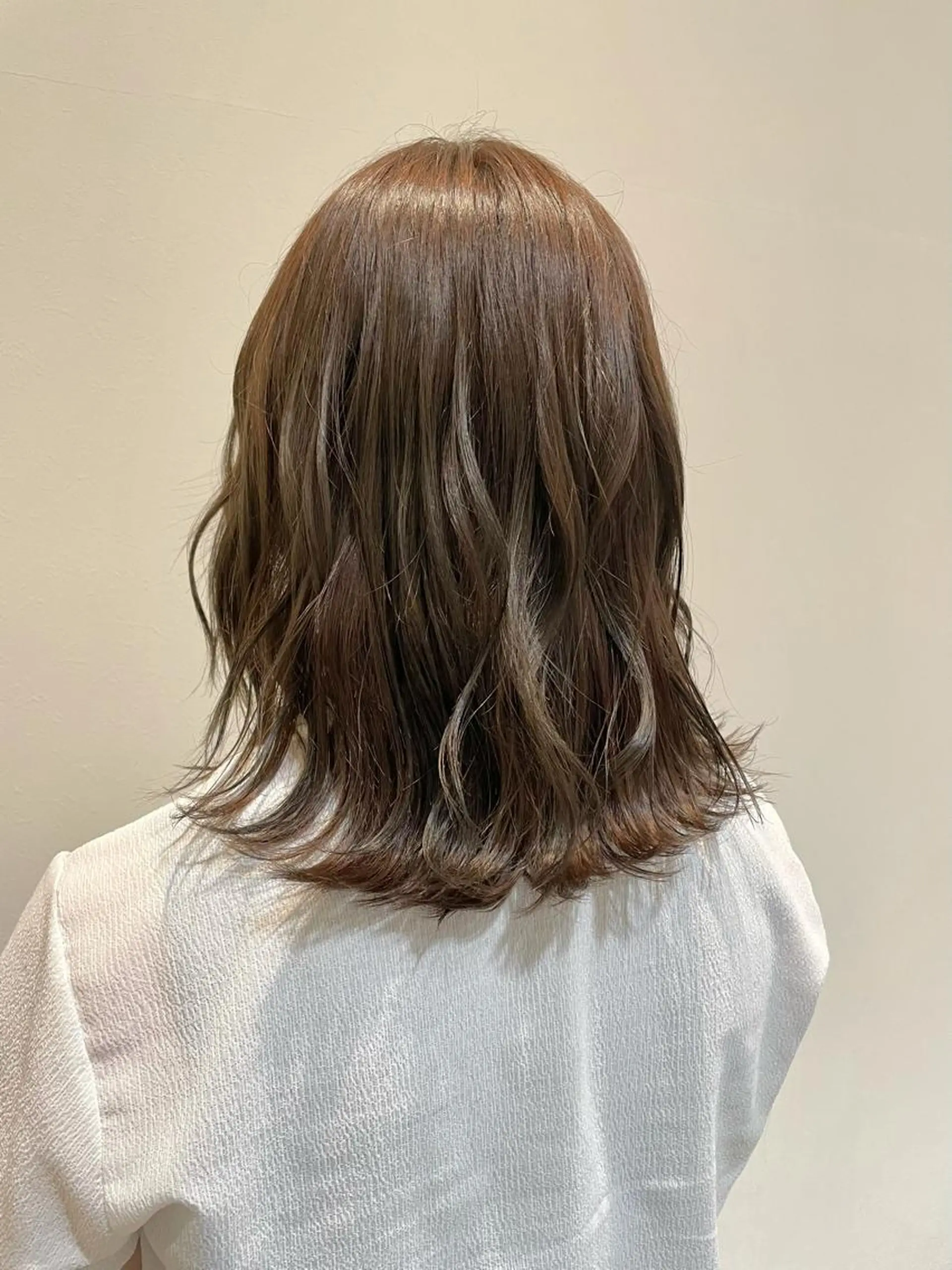カラー 新谷 玲日のヘアスタイル