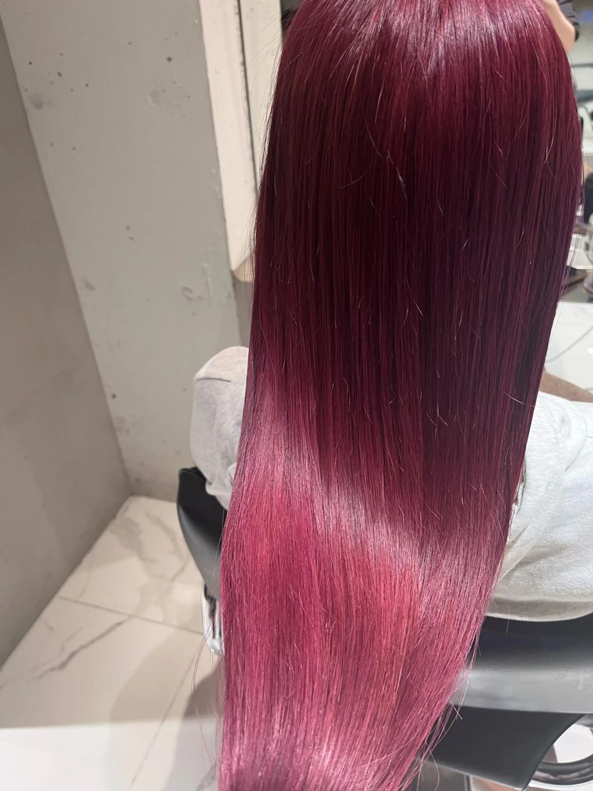 ロング カラー 透明感カラー ピンクカラー ヘアカラー トリートメント ヘッドスパ ヘアセット カジュアルを女っぽく 𝗮𝘆𝗮𝗰𝗼のヘアスタイル