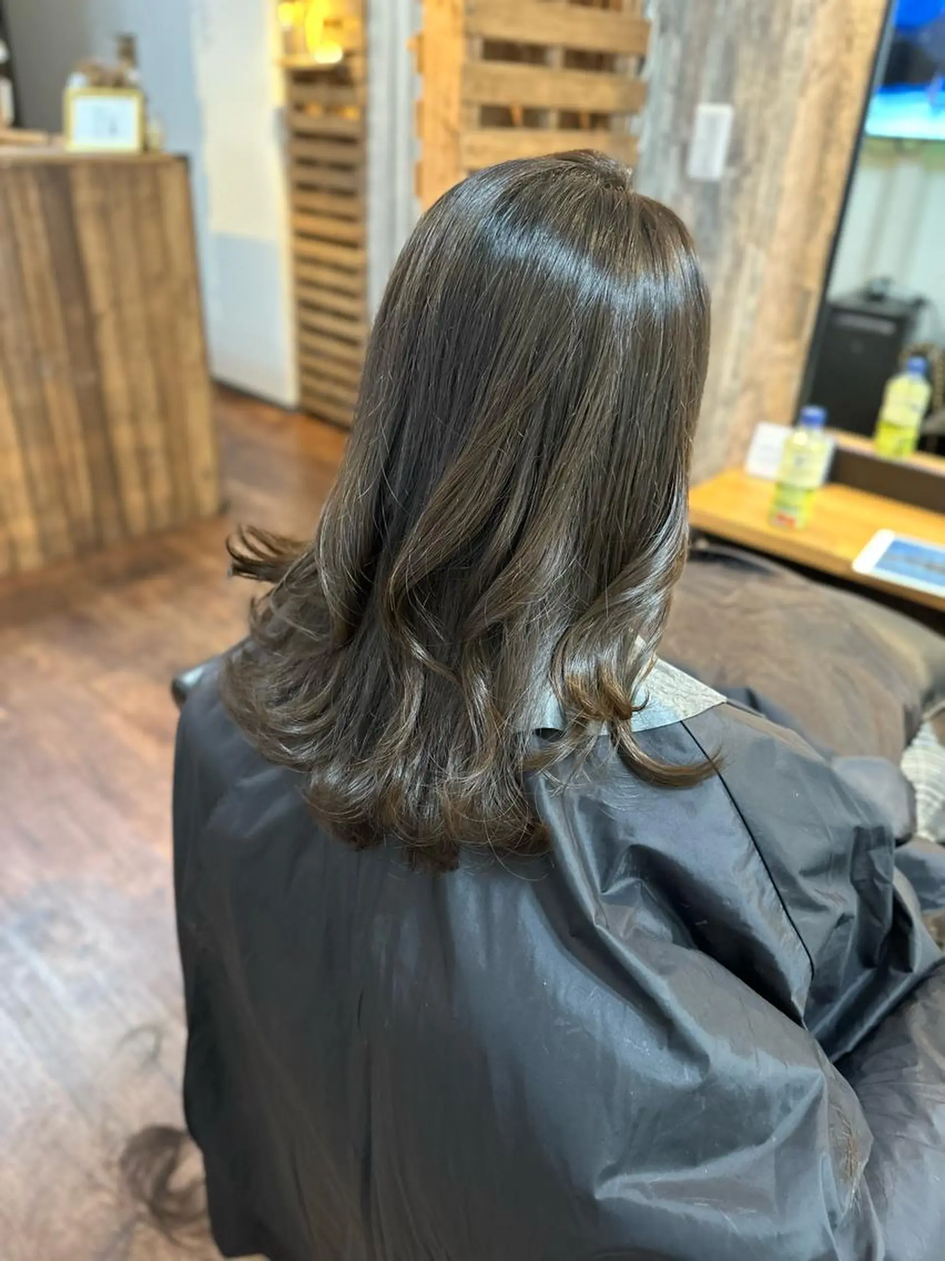 セミロング カラー アッシュ カット ヘアカラー トリートメント Lizir ルズィール所属・Luzir⭐︎ GEN⭐︎のヘアスタイル