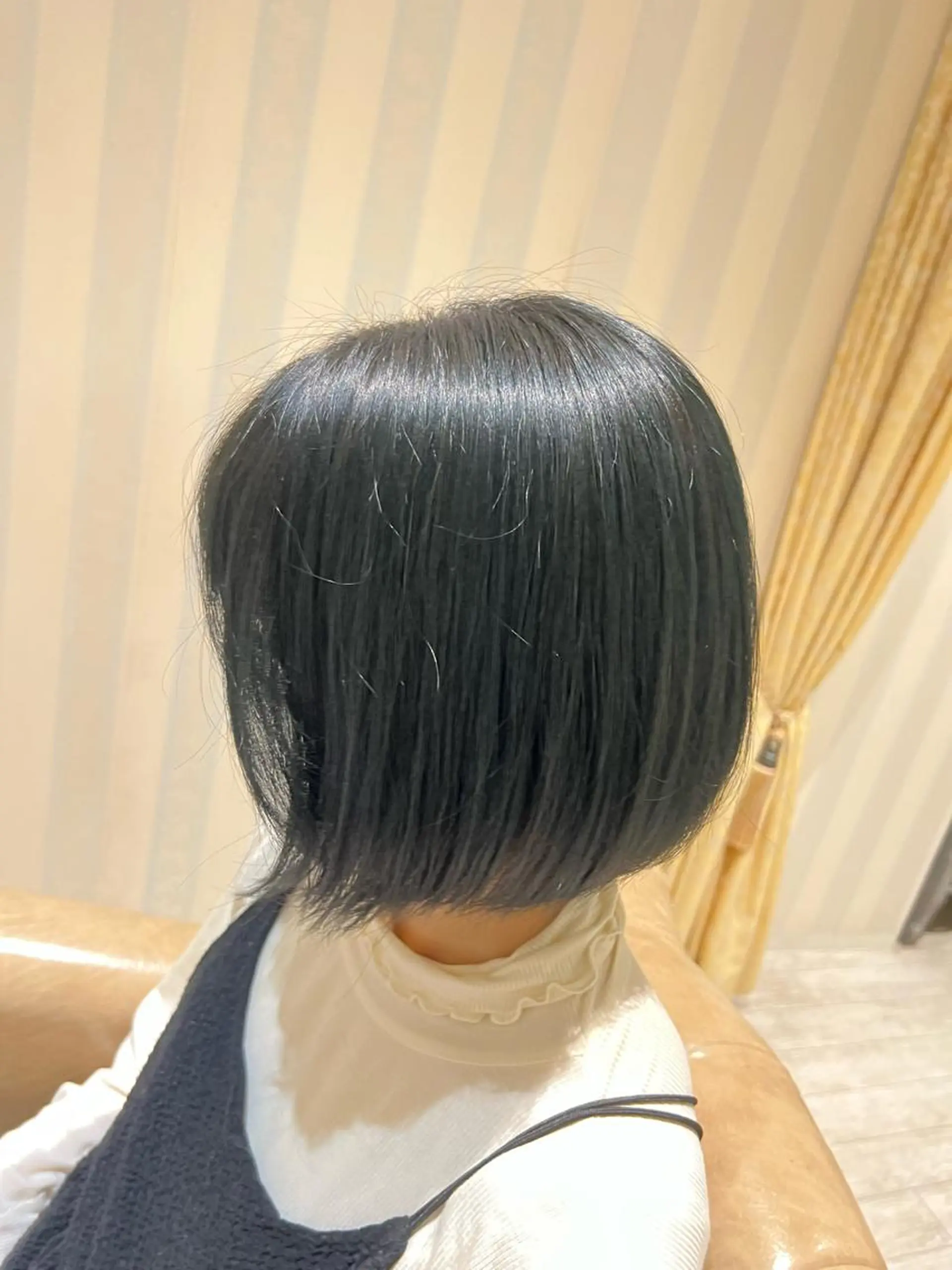 ミディアム ヘアアレンジ PON　ハイトーン ショートカット心斎橋のヘアスタイル