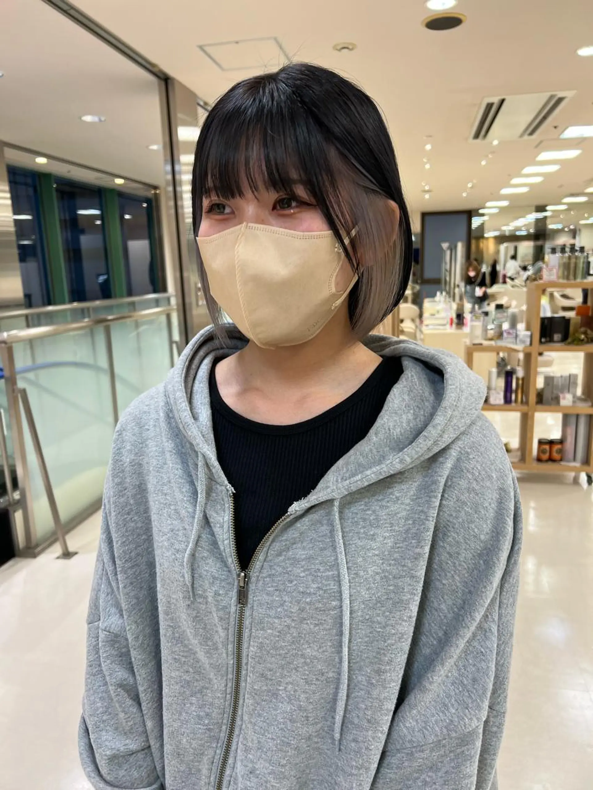 ショート カラー ベージュカラー インナーカラー シルバー シルバーベージュ ヘアカラー トリートメント ヘアセット ハイトーン/ウルフ /レイヤー/坂野幸伸のヘアスタイル