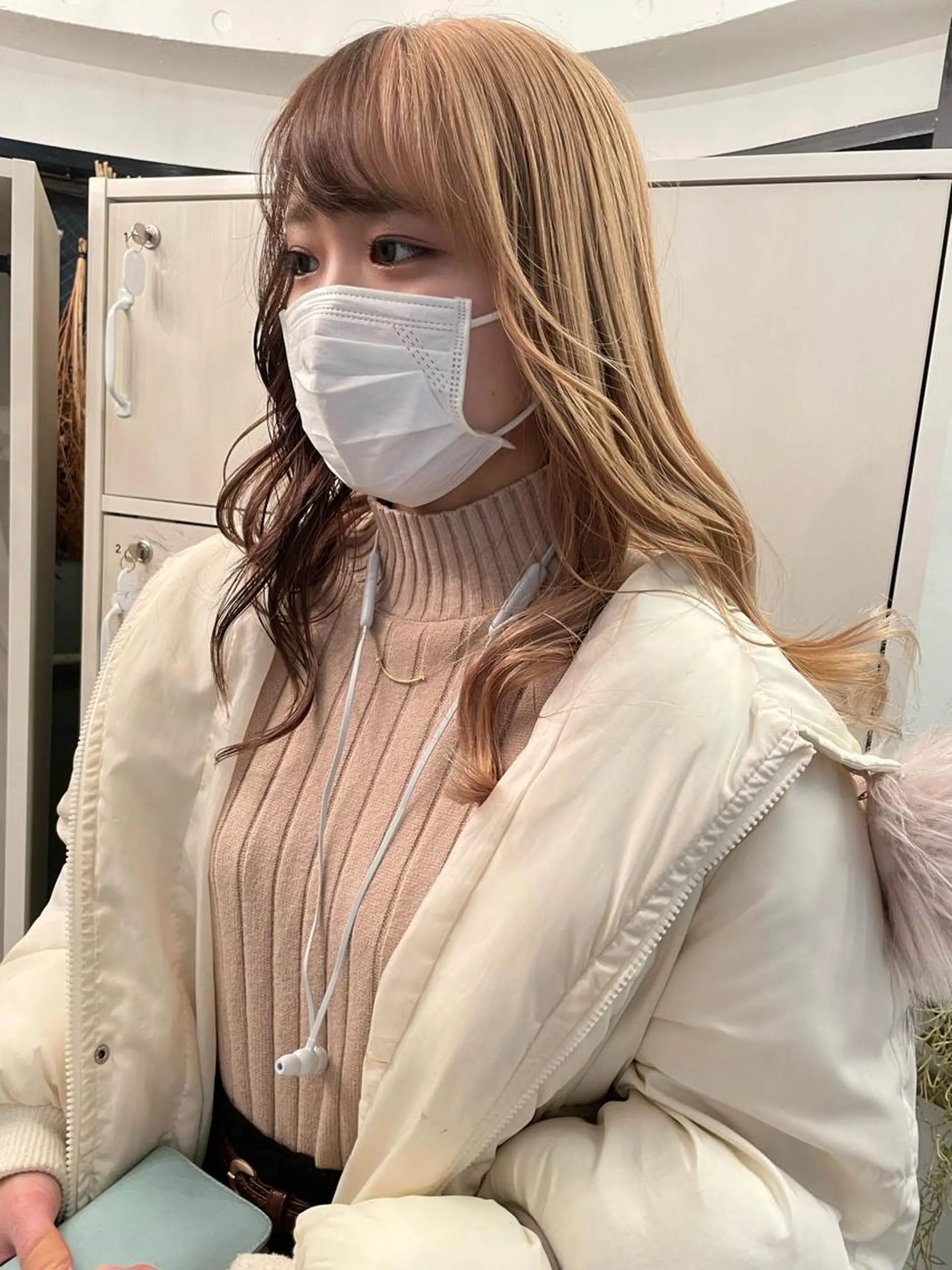 ロング ツートーンカラー シンプル+αな デザインを 松崎陸のヘアスタイル