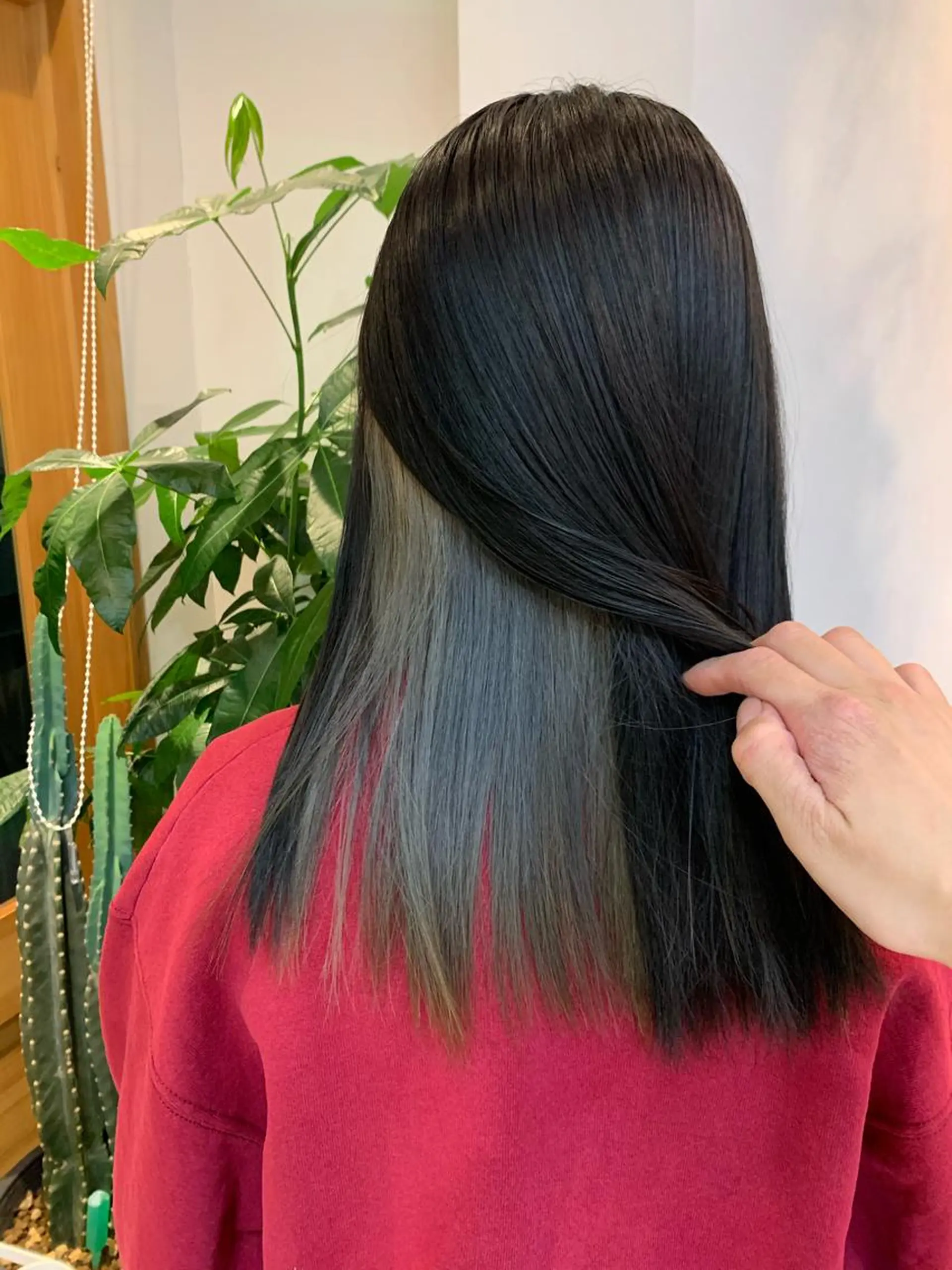 ミディアム カラー 黒髪 ブリーチ ブルーカラー ブルーブラック インナーカラー ヘアカラー 中目黒🌼 🌼ハナのヘアスタイル