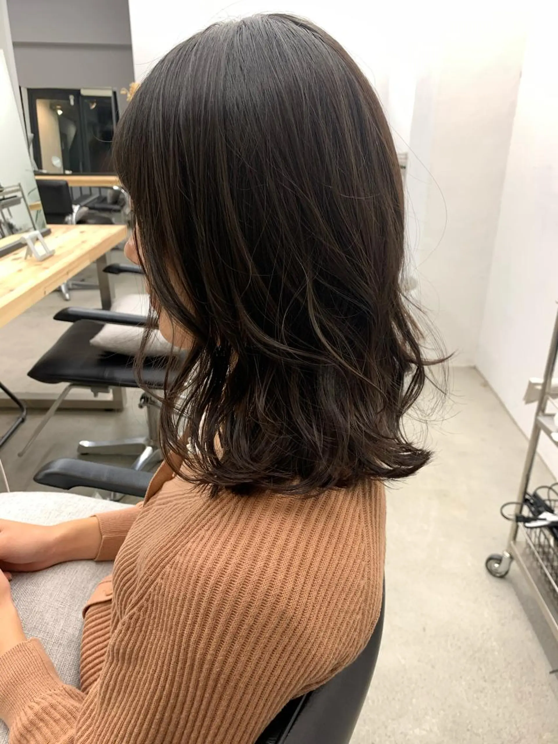 ミディアム leben serikaのヘアスタイル