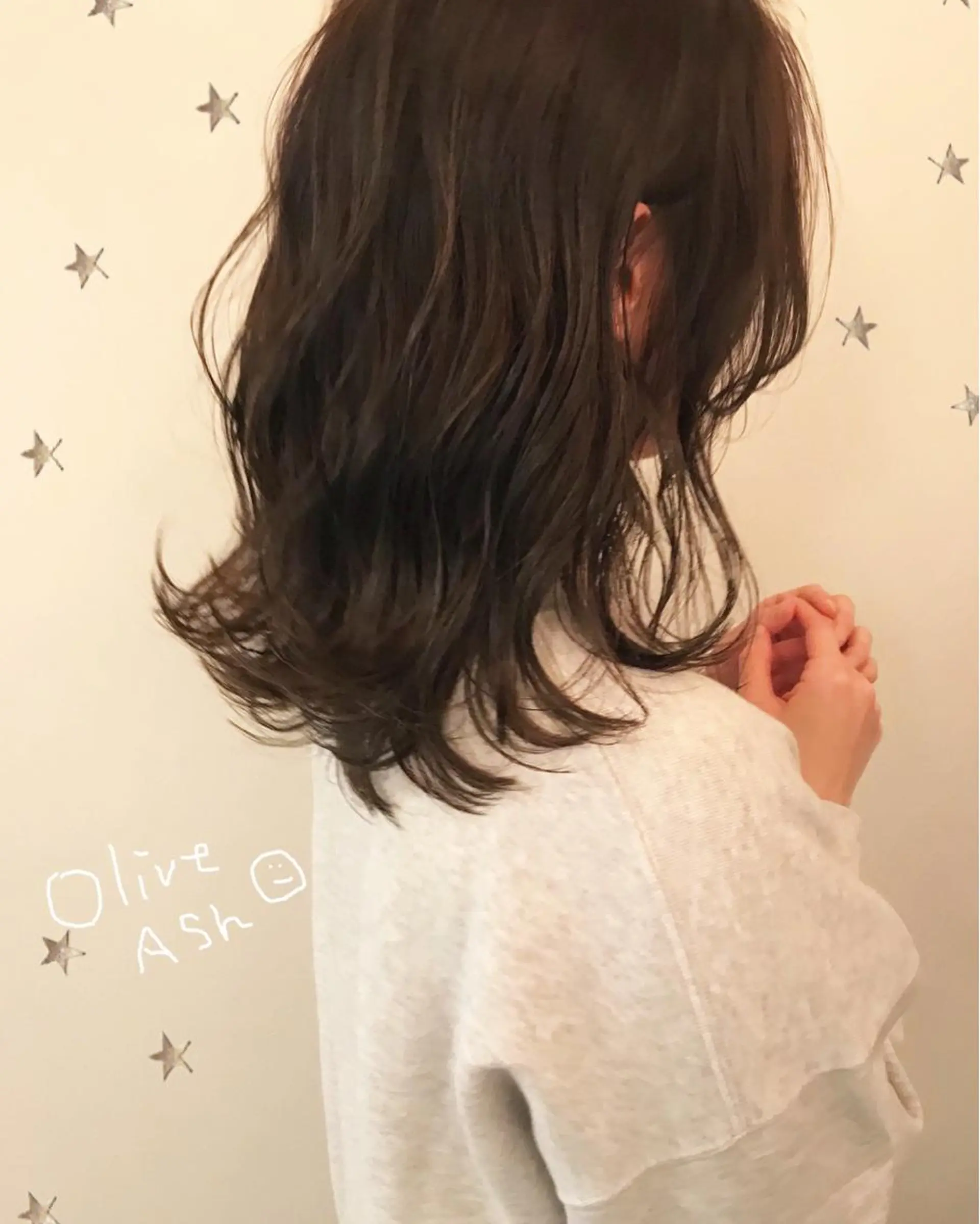 ミディアム カラー 市川 千夏のヘアスタイル