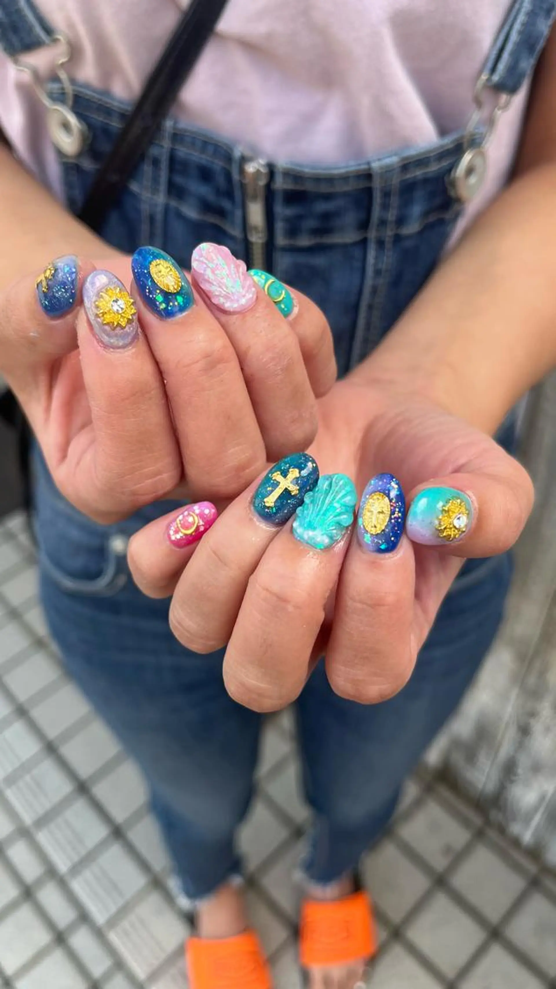 ネイル グラデーション キラキラネイル ラメ(グリッター) 夏ネイル ハンドネイル フットネイル para ☀︎ sol by BECK所属・Para Sol nail　Maoのネイルデザイン