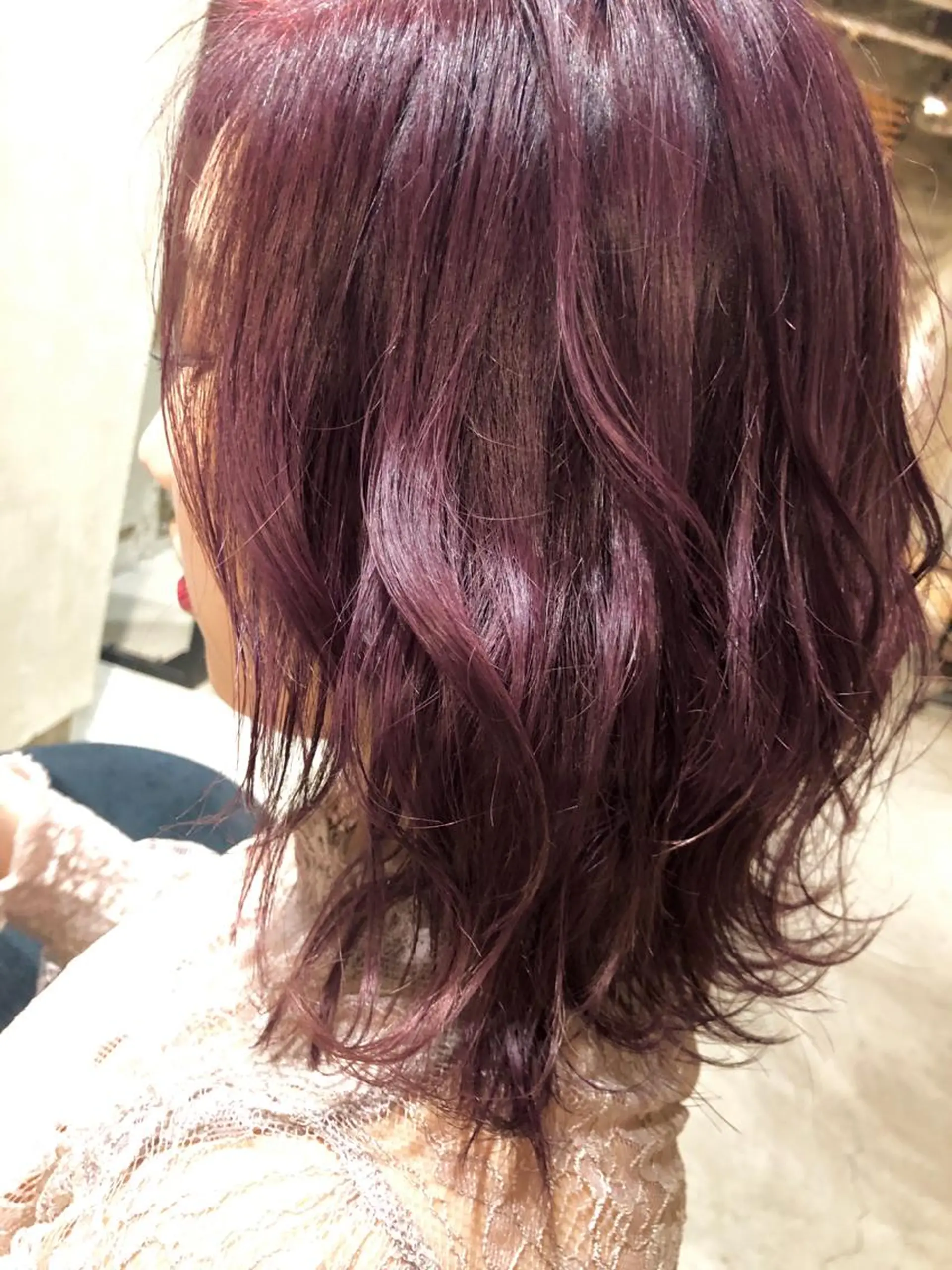 ミディアム カット ヘアカラー 岡本 一平のヘアスタイル