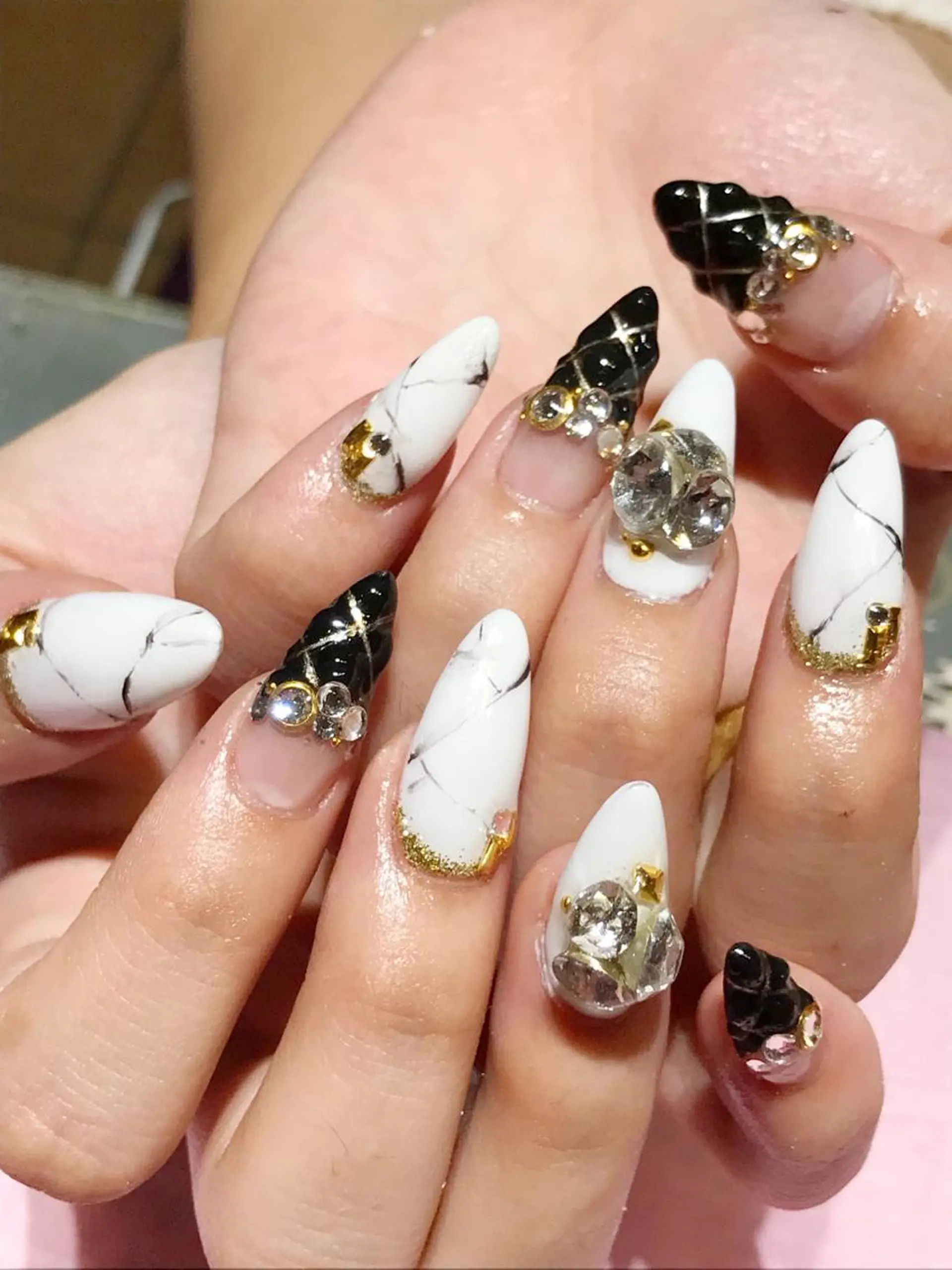 ネイル 持ち込み スカルプネイル YUN 💅のネイルデザイン