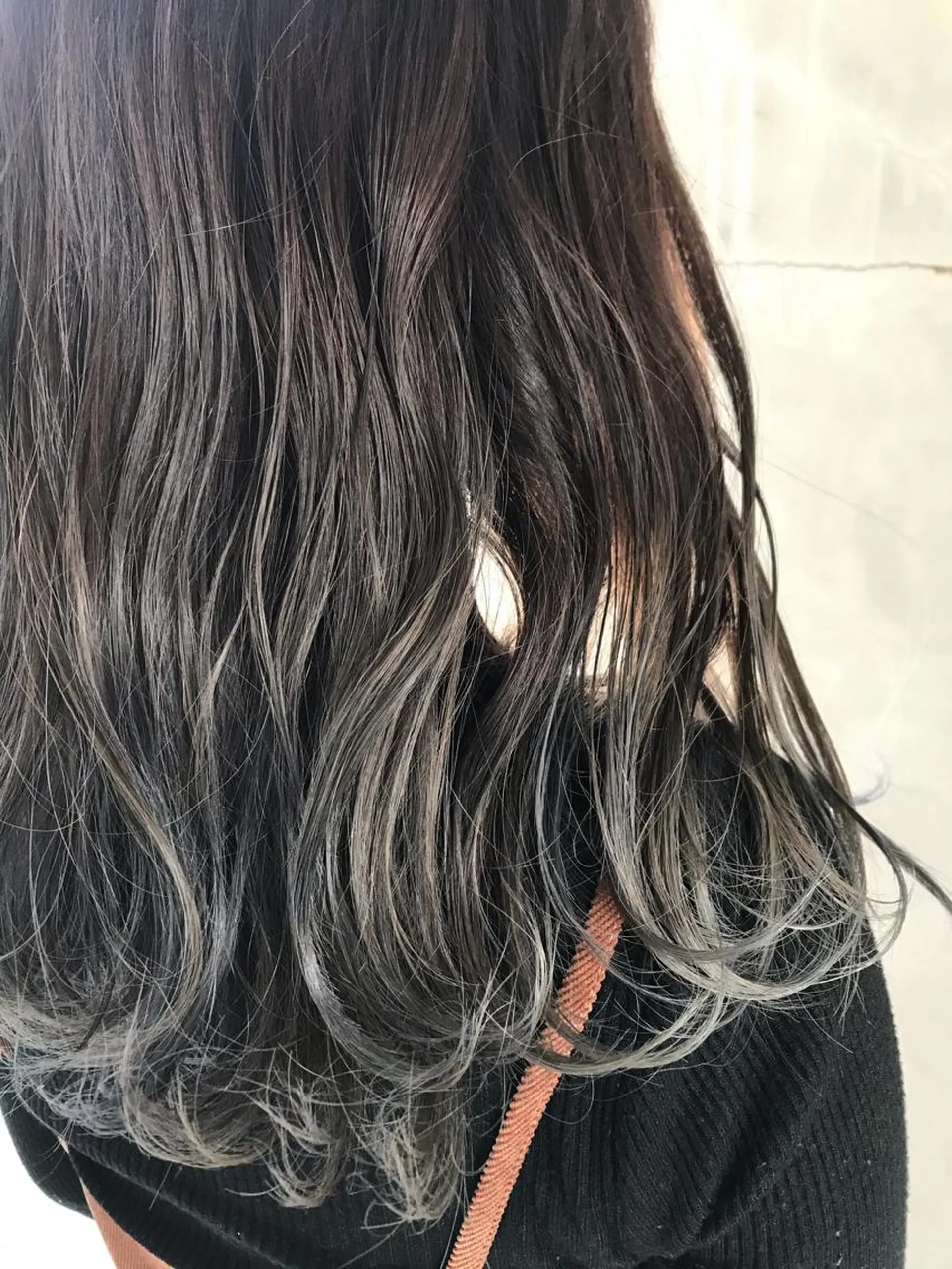 ミディアム カラー 山口 紗弥のヘアスタイル