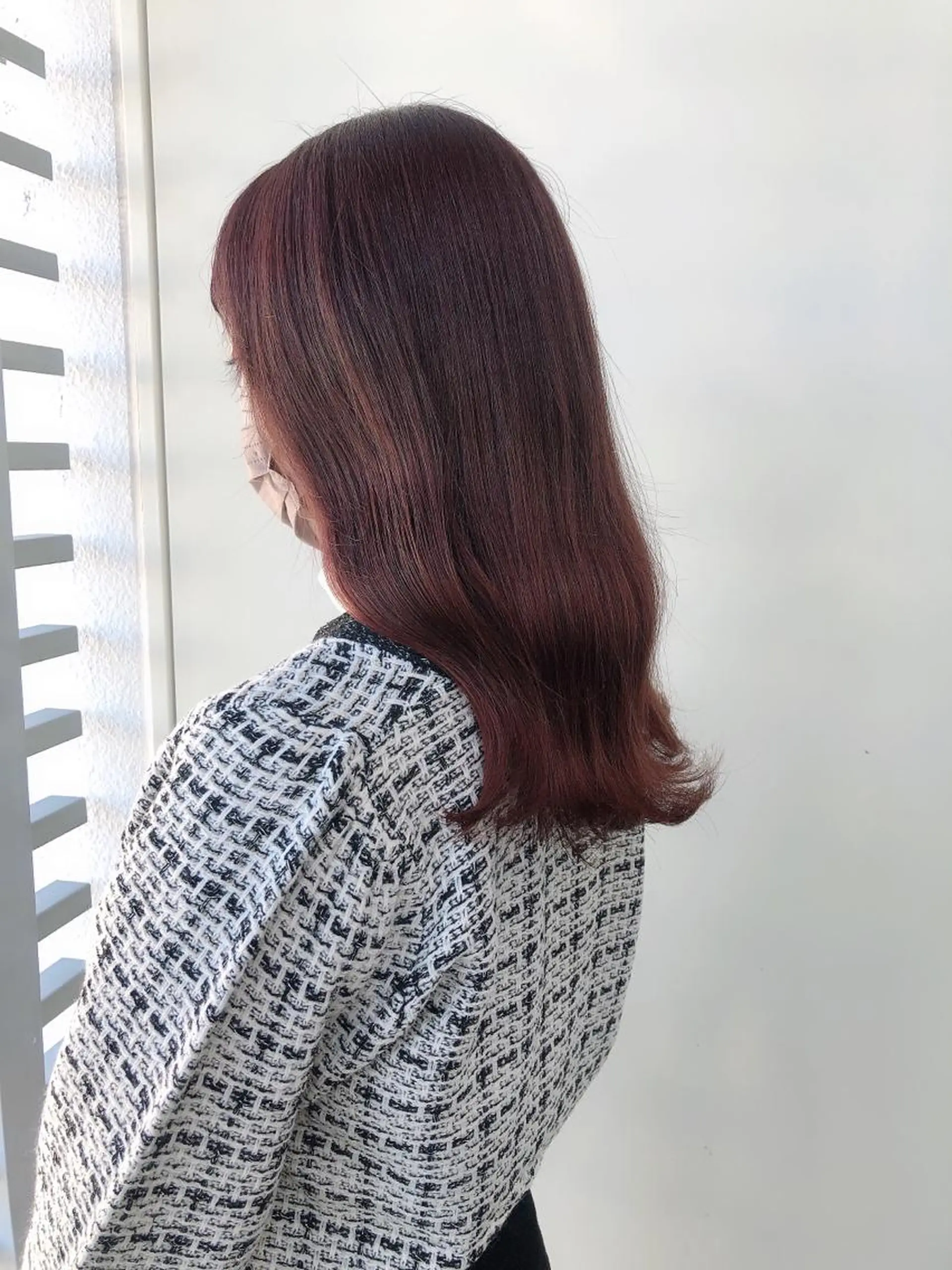 セミロング カラー ヘアカラー トリートメント 韓国🇰🇷レイヤー 映える顔周り🩷のヘアスタイル