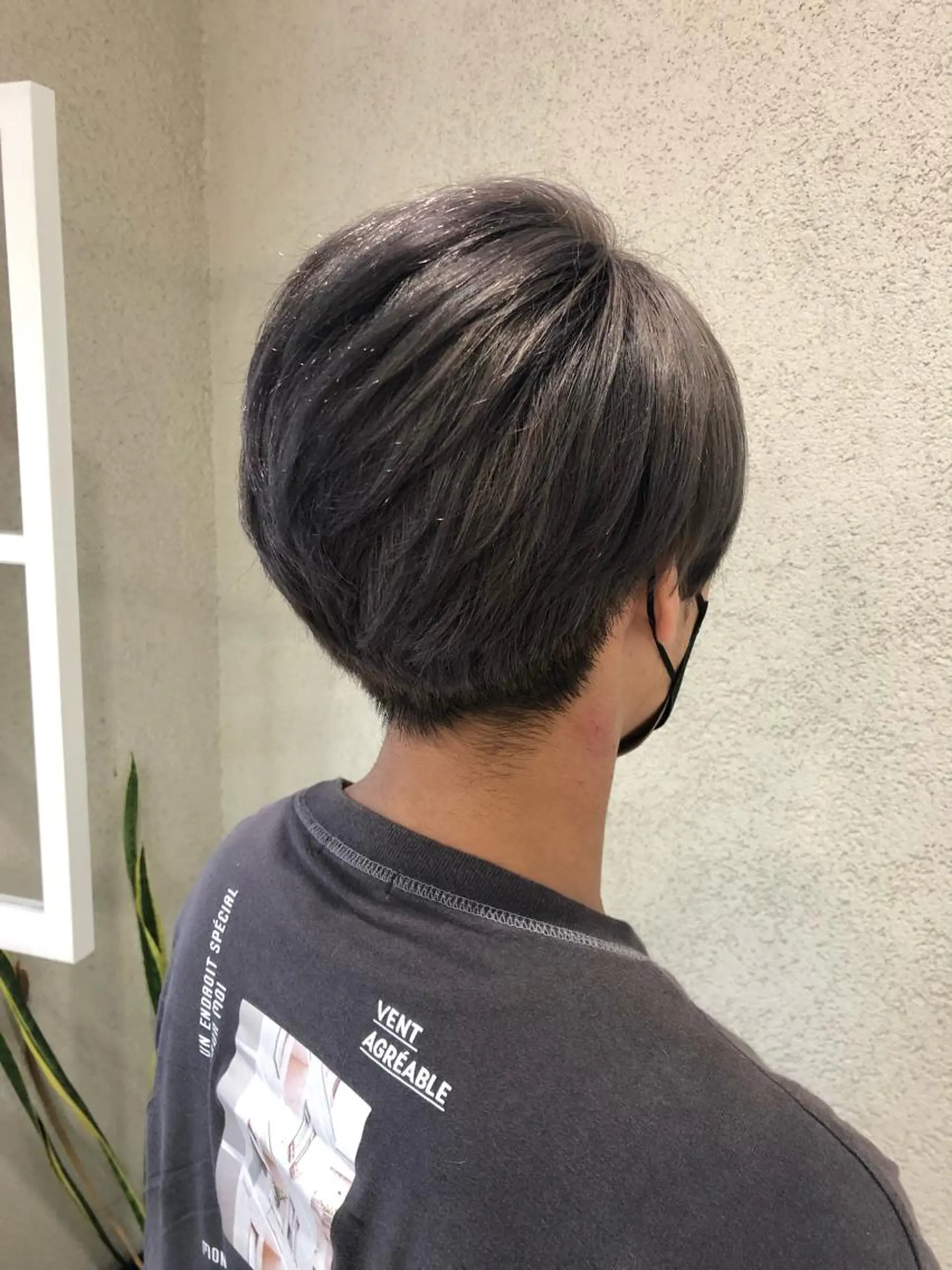 カラー メンズ メンズブリーチ ブリーチ シルバー カット ヘアカラー 阿部 美咲のヘアスタイル