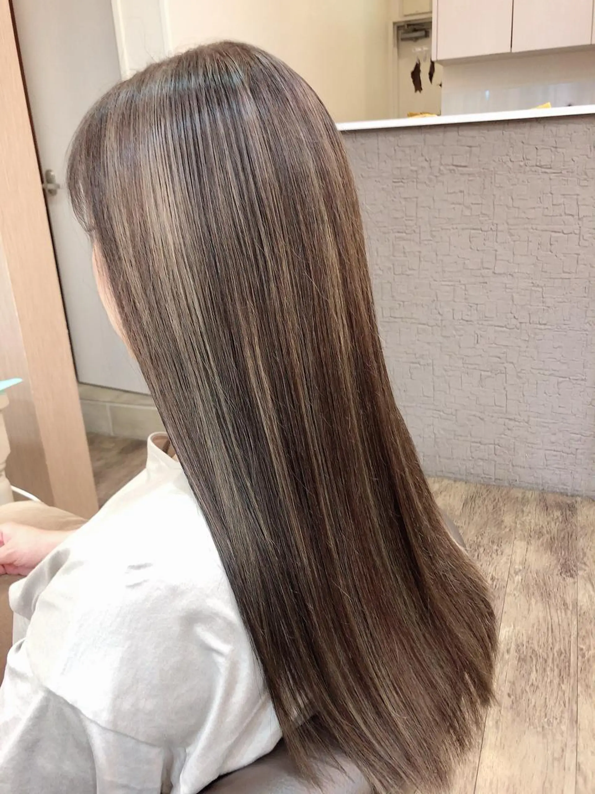 セミロング カラー ハイライトカラー ハイライト ヘアカラー 尚平 40代からの 髪質改善専門のその他イメージ