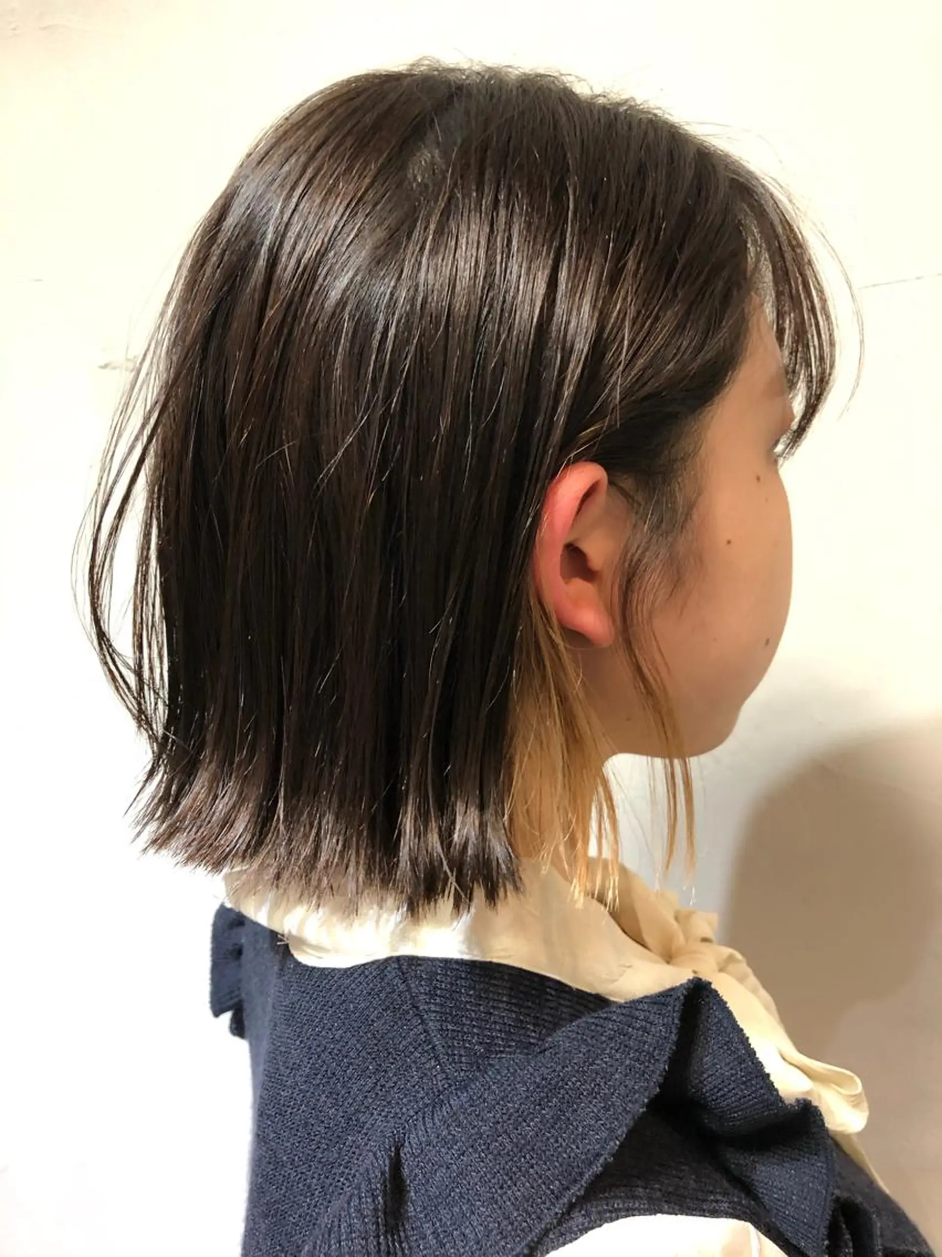 ショート カラー 切りっぱなしボブ イヤリングカラー ボブ カット ヘアカラー 千葉 郁也のヘアスタイル