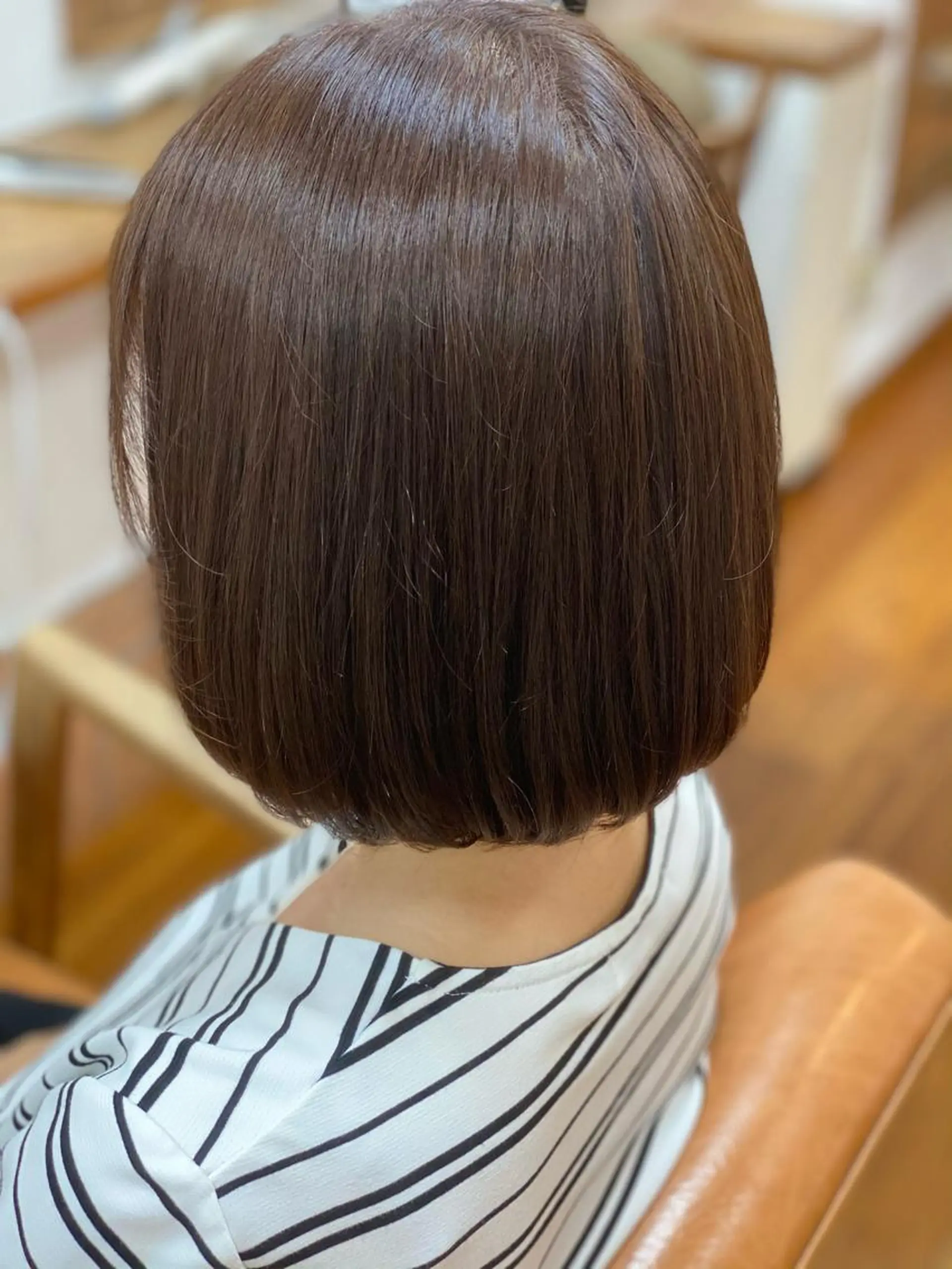 ミディアム カラー 安澤 彩奈のヘアスタイル