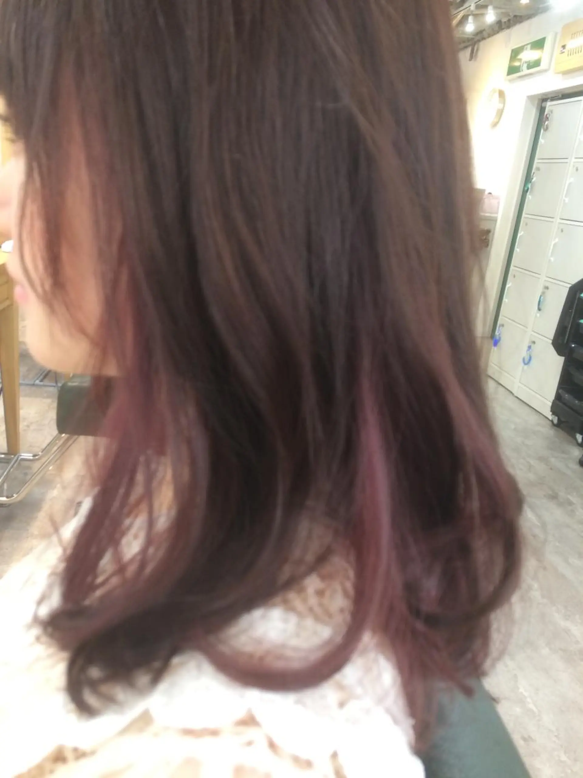 ミディアム カラー ブリーチ ピンクカラー バイオレットカラー ヘアカラー 菊池 貢平のヘアスタイル