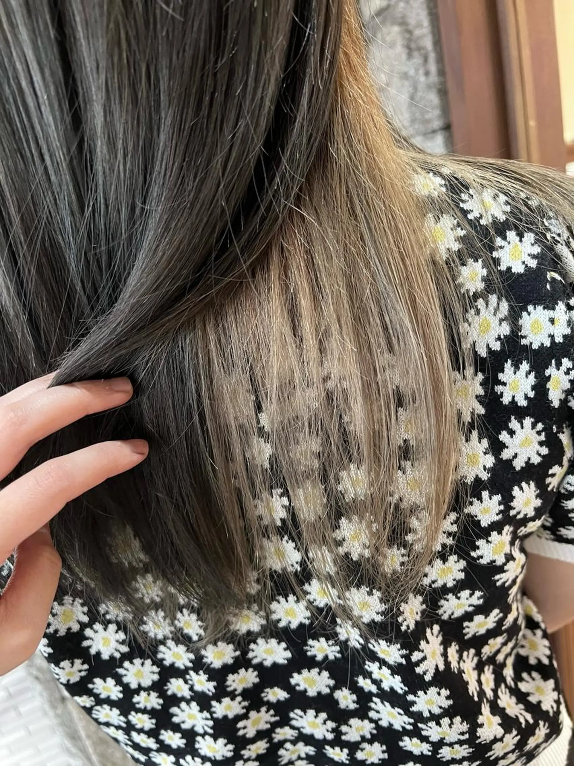 ロング カラー 蓮見  友里のヘアスタイル