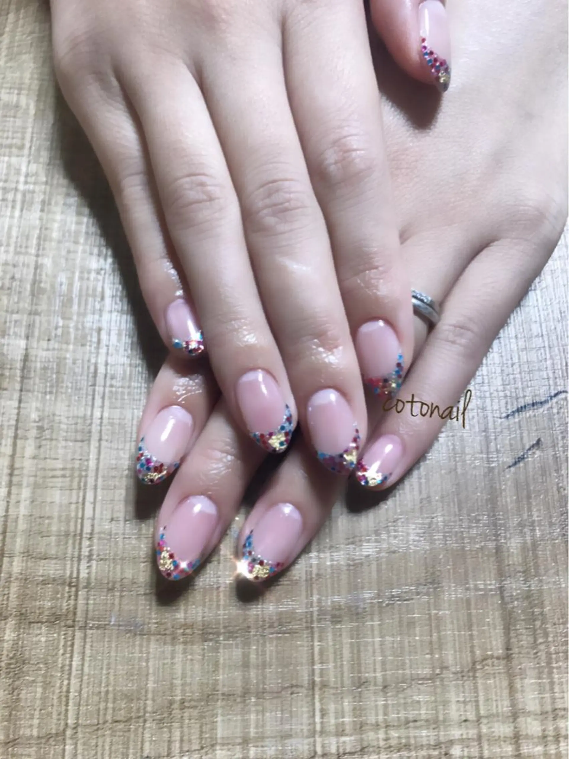 セミロング ネイル ツメトマツゲ .のネイルデザイン