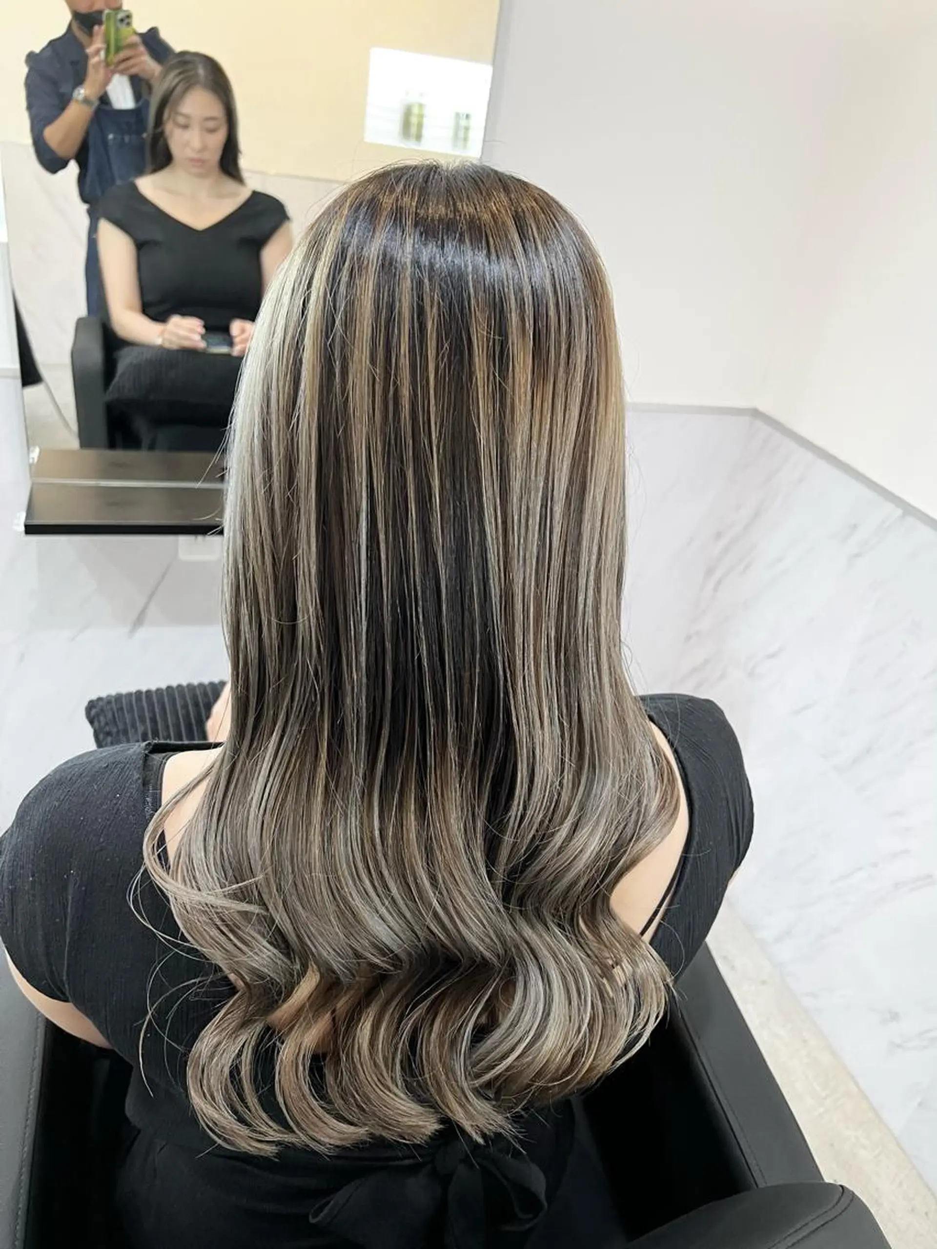 ロング カラー Anthurium 吹田💐のヘアスタイル