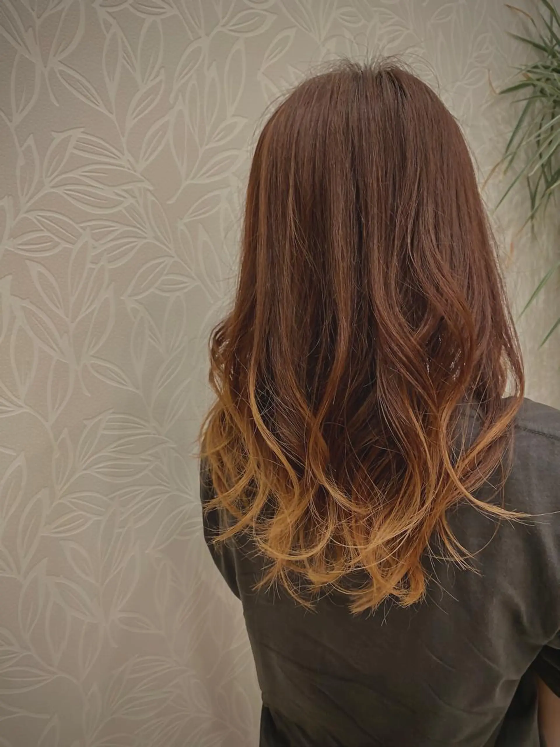 セミロング レイヤーカット スパイキーショート パーマ　具志堅　太志のヘアスタイル