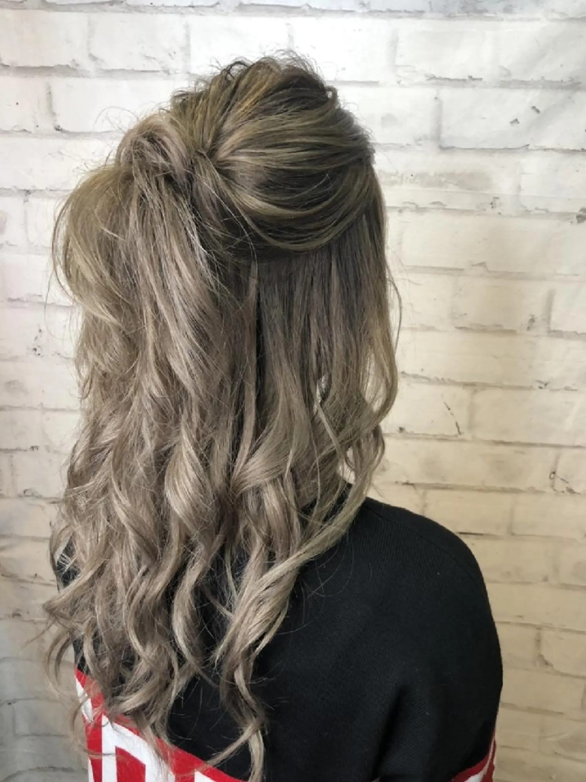 セミロング ヘアアレンジ ハーフアップ 簡単アレンジ 外国人風カラー ハイライト レイヤーカット ヘアカラー トリートメント RIENS♡xrea 山本優舞のヘアスタイル