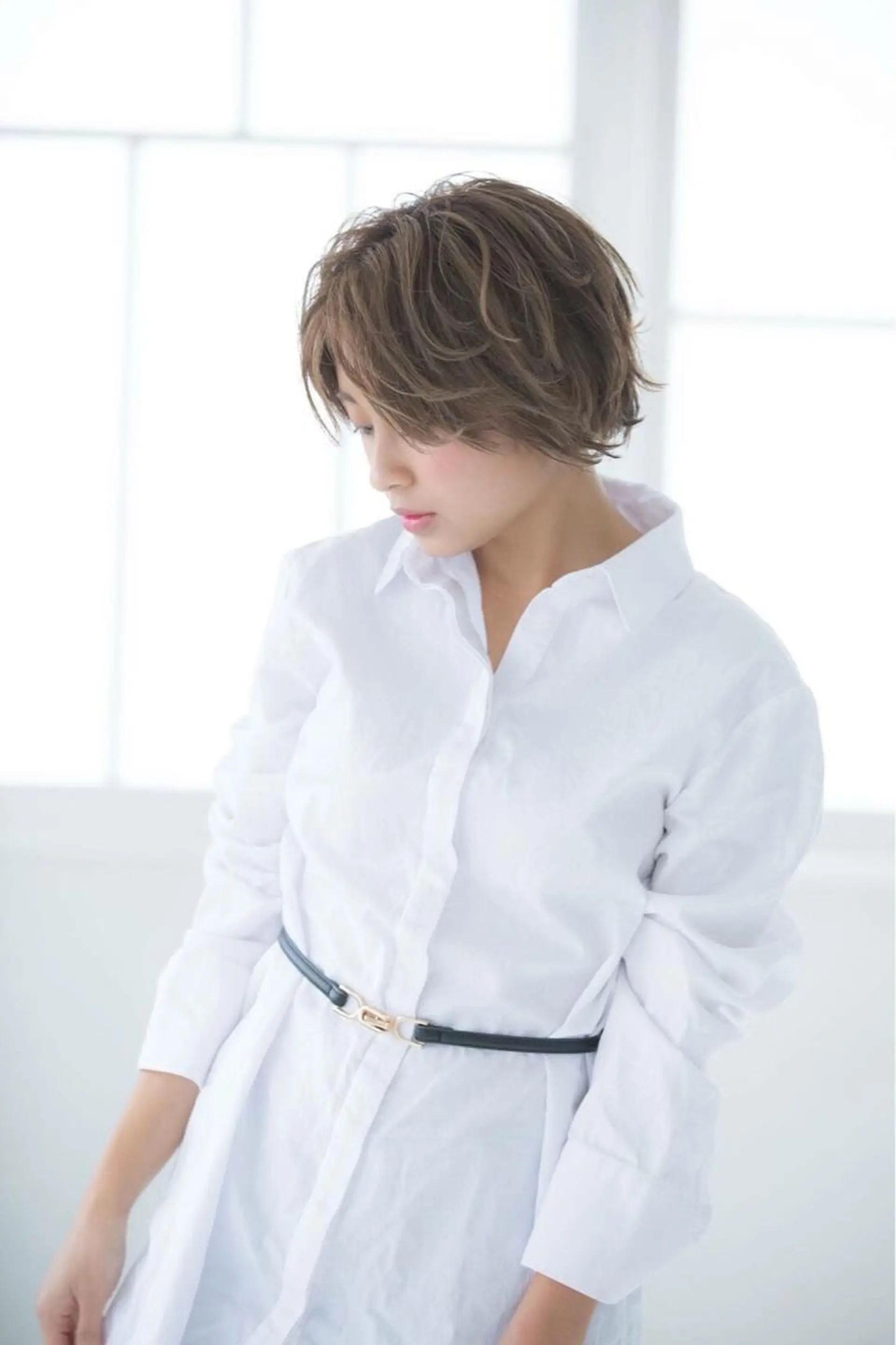ショート カラー ヘアアレンジ マツエク・マツパ レイヤーカット✖️ 柔らかベージュカラーのヘアスタイル
