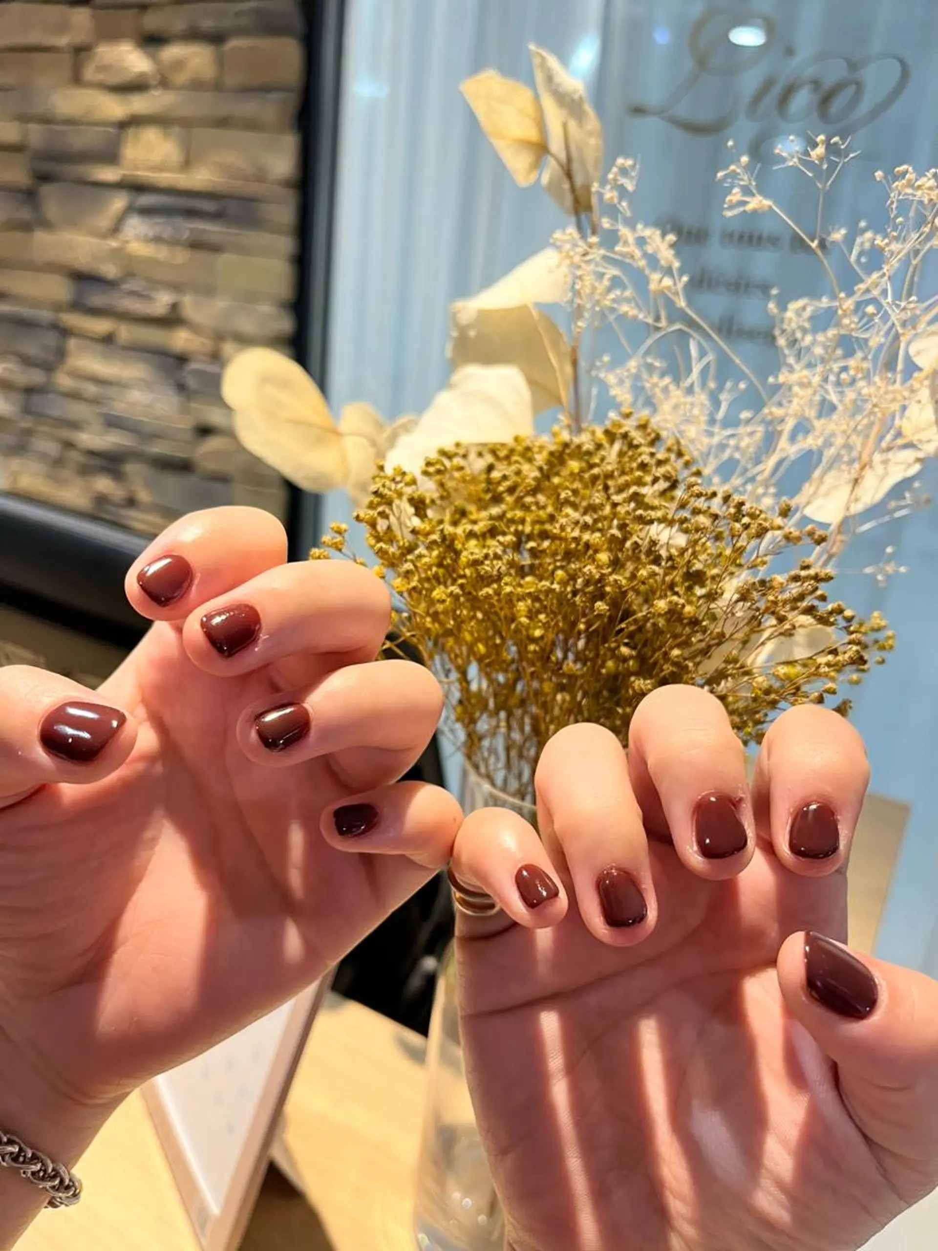 ネイル ブラウン 小川 奈々花のネイルデザイン