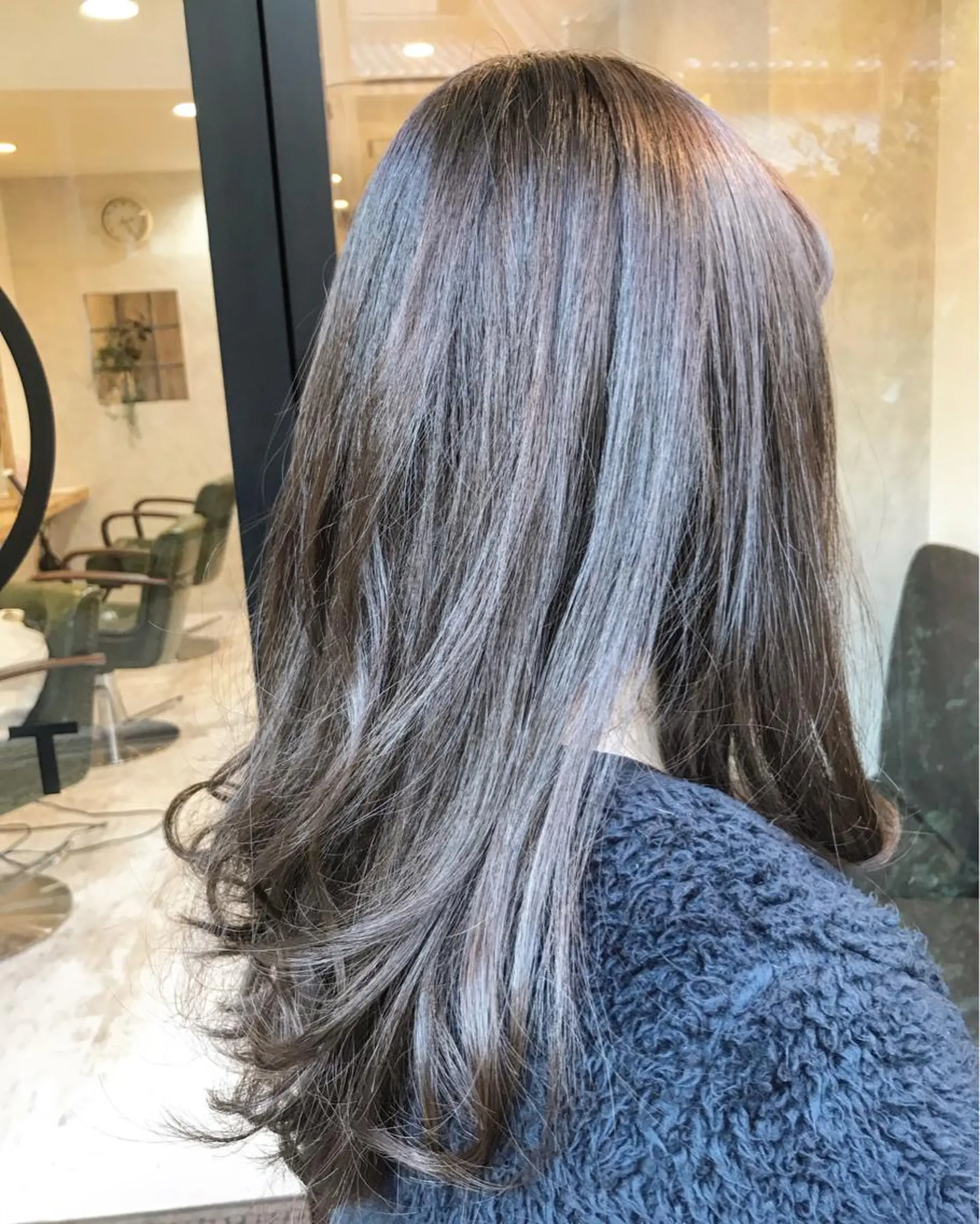 セミロング カラー イルミナカラー エイト ウメダのヘアスタイル