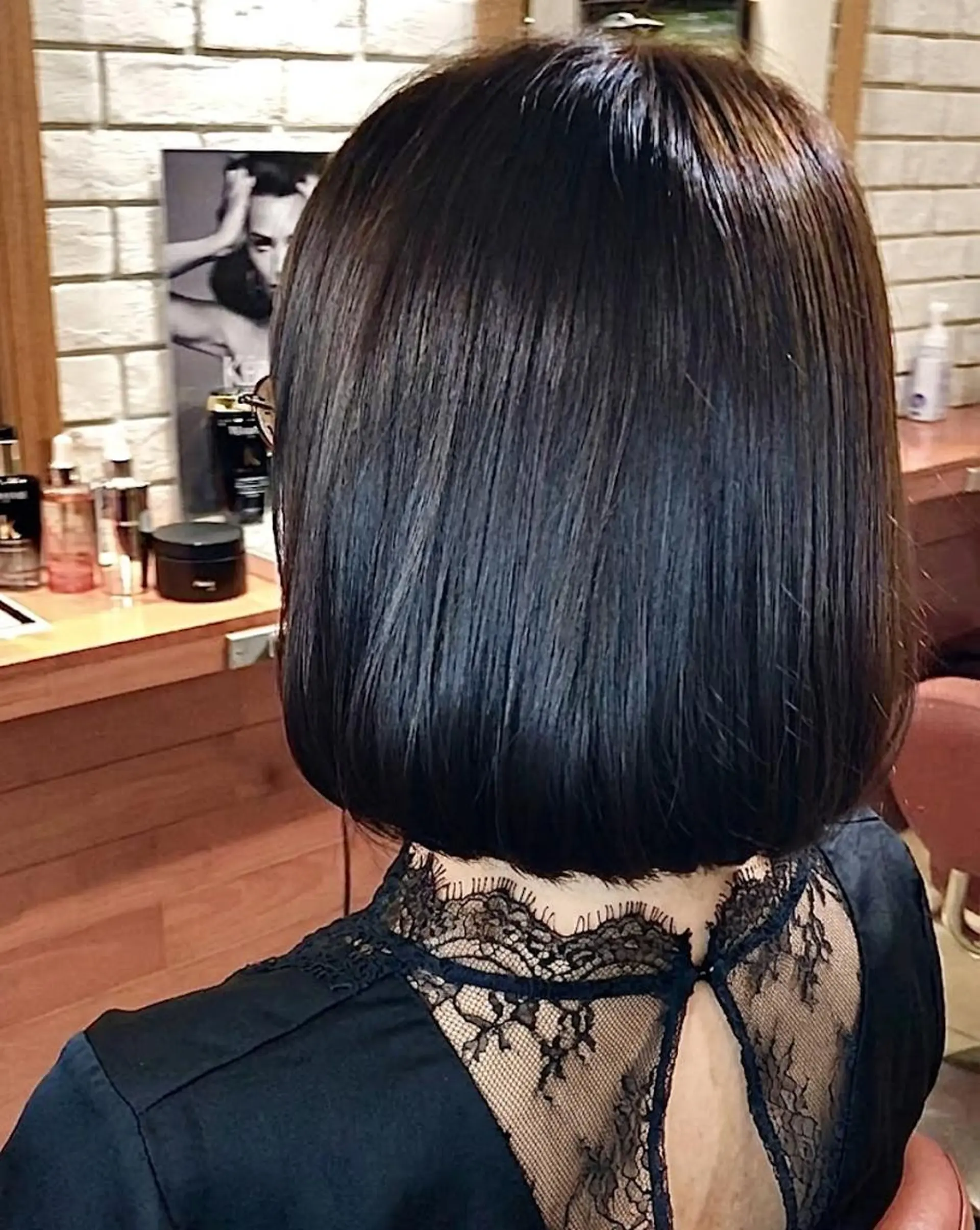 ミディアム ワンレンボブ アッシュ アッシュブラウン ボブ カット トリートメント ヘッドスパ flencia 丸 和博｜カットのヘアスタイル