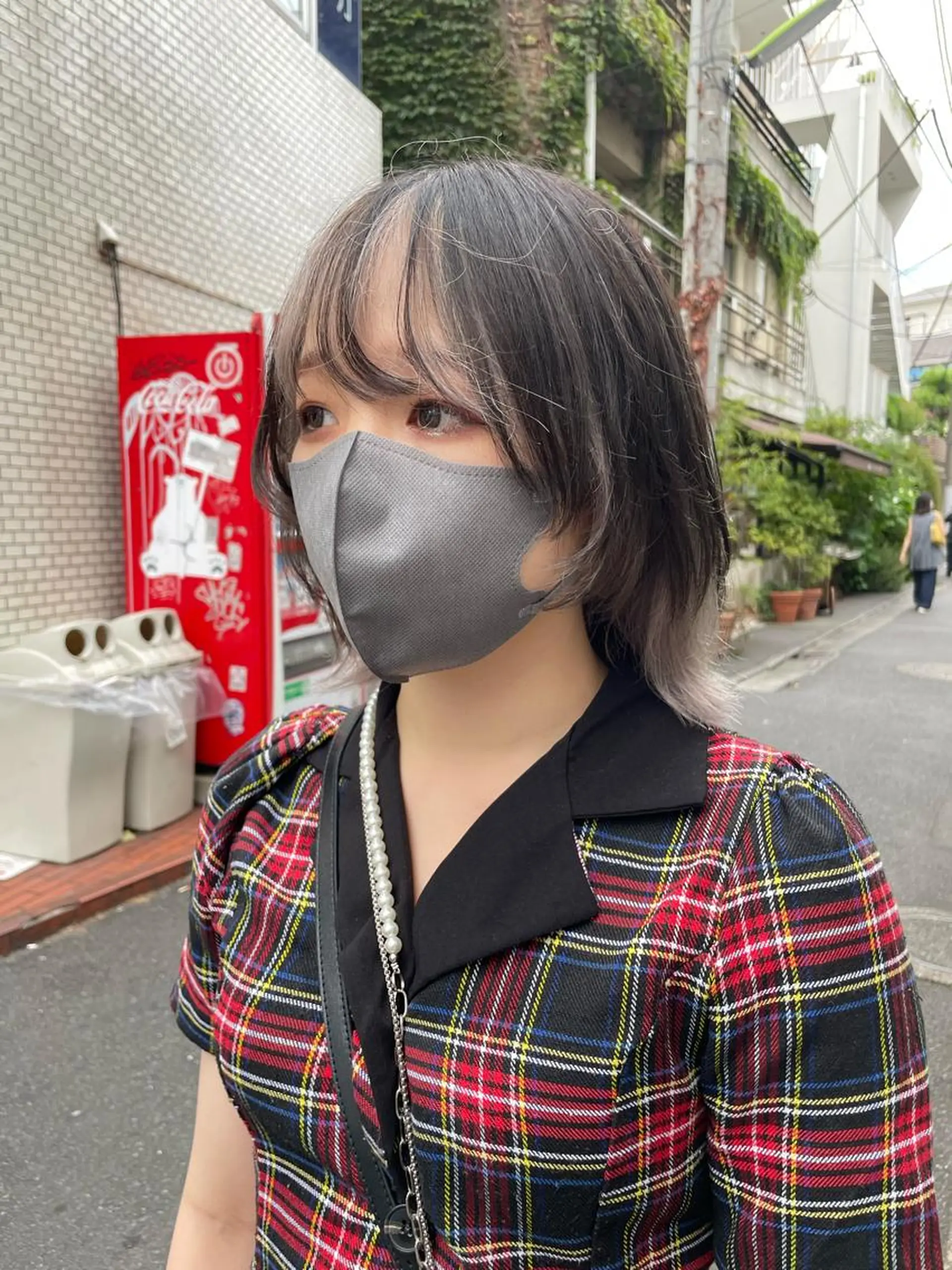 ミディアム カラー 渡部凌我 小顔ウルフ ハイトーンカラーのヘアスタイル