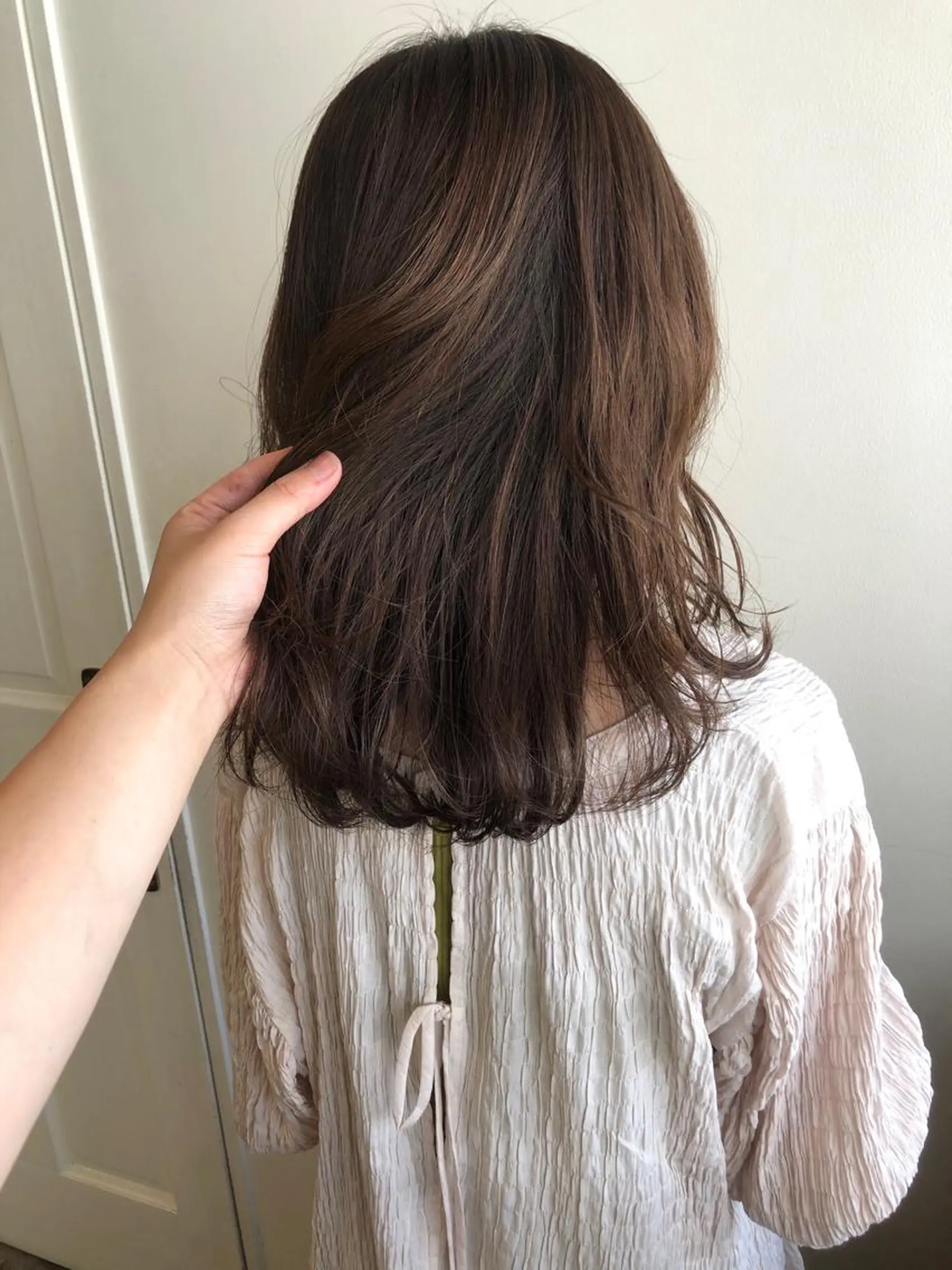 ミディアム カラー ヘアカラー トリートメント MIOベージュカラー 柔らかいカラーのヘアスタイル