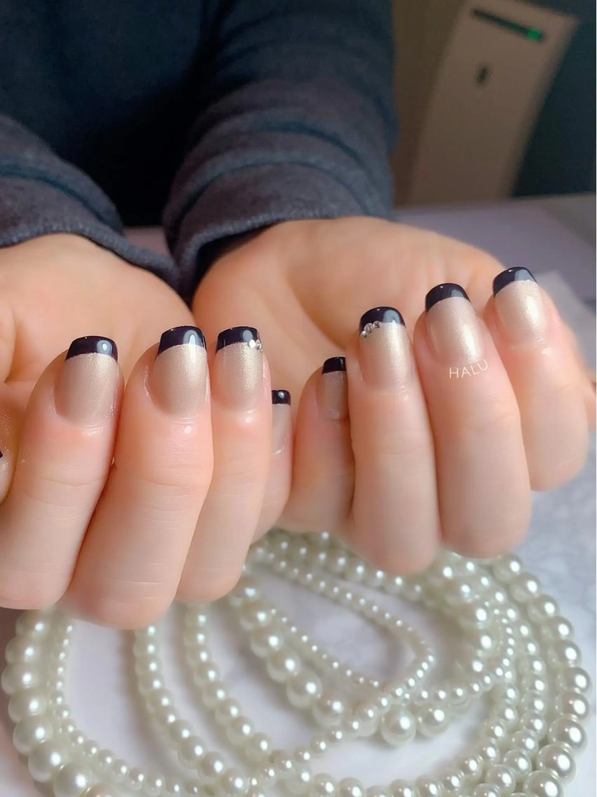 ネイル フレンチネイル ラメ(グリッター) HALU ハルのネイルデザイン