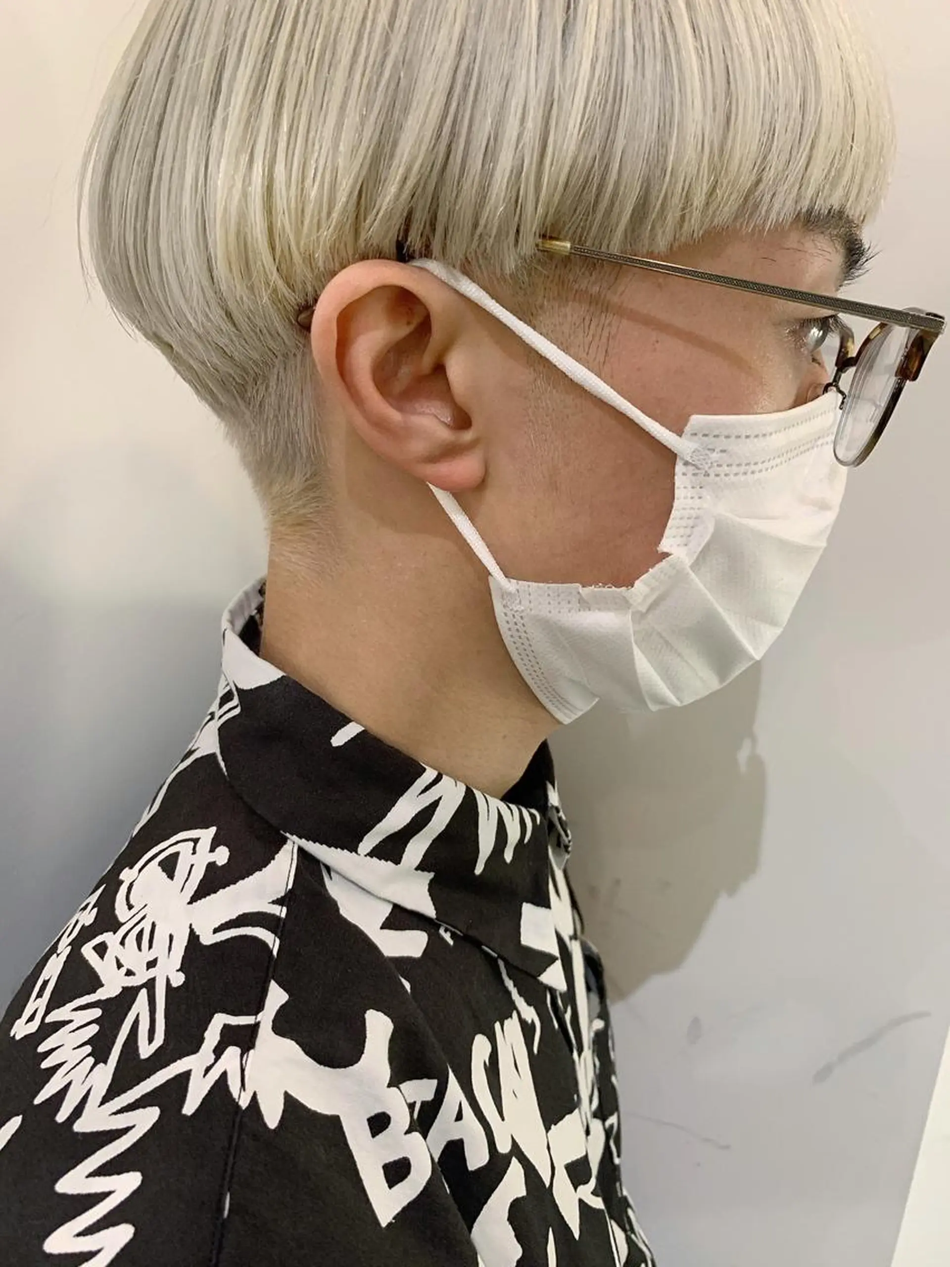 ショート カラー ハイトーンNo.1✨ パーマ✨イマイタツヤのヘアスタイル