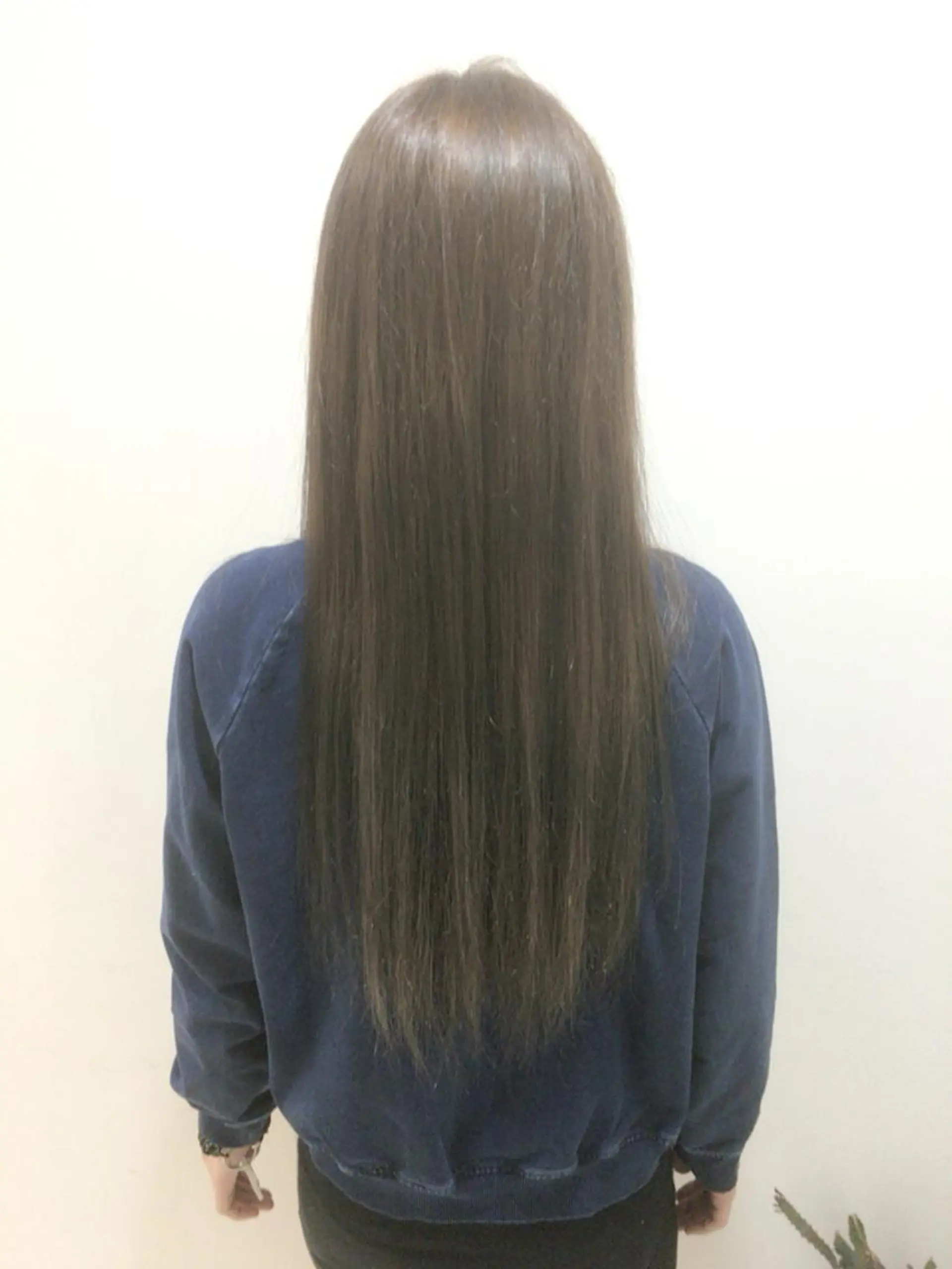 ロング カラー グラデーションカラー グレージュ 永井 大希のヘアスタイル