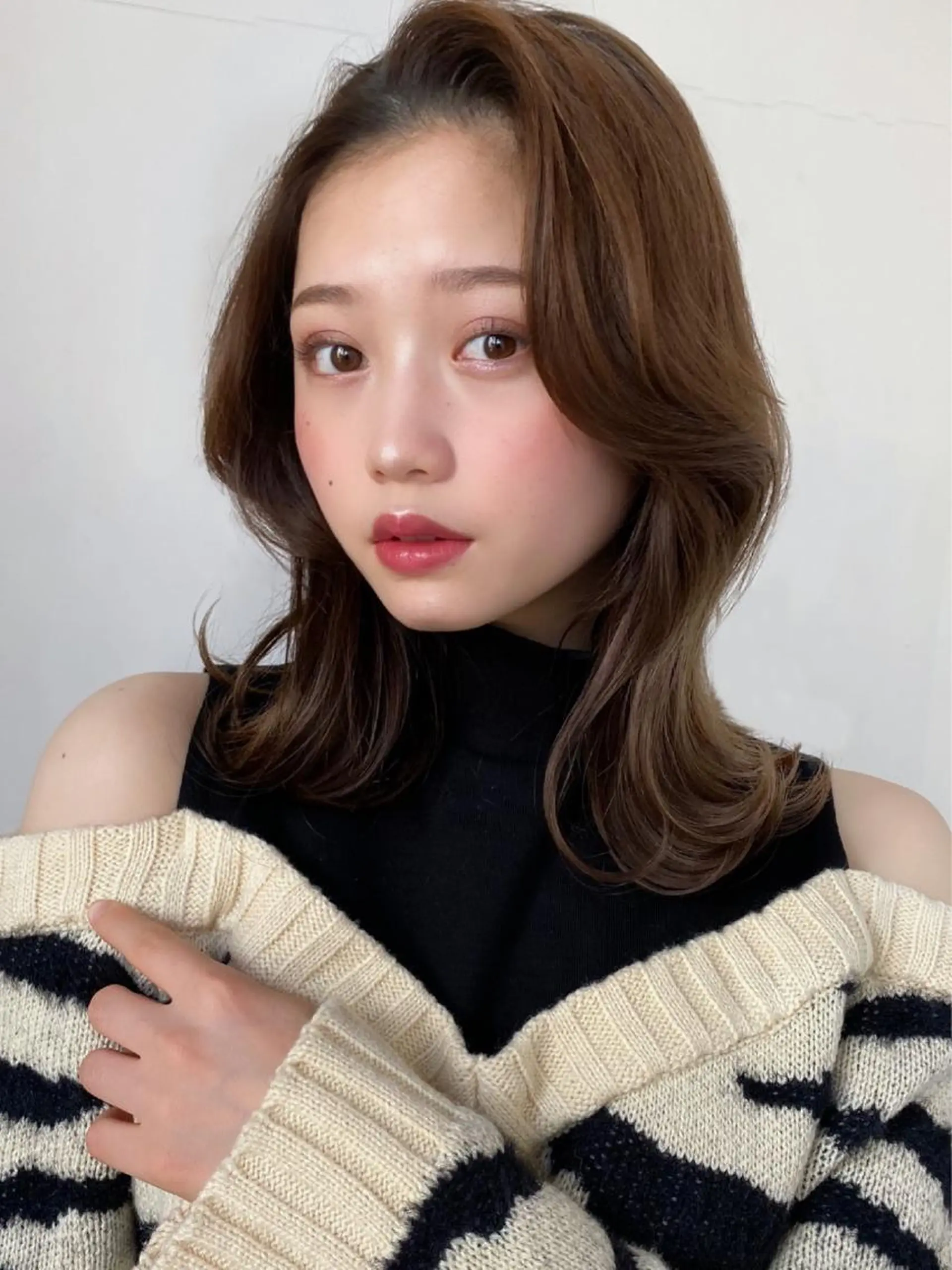 ミディアム カラー カット ヘアカラー トリートメント 似合わせレイヤー モテカラー🤍三科のヘアスタイル