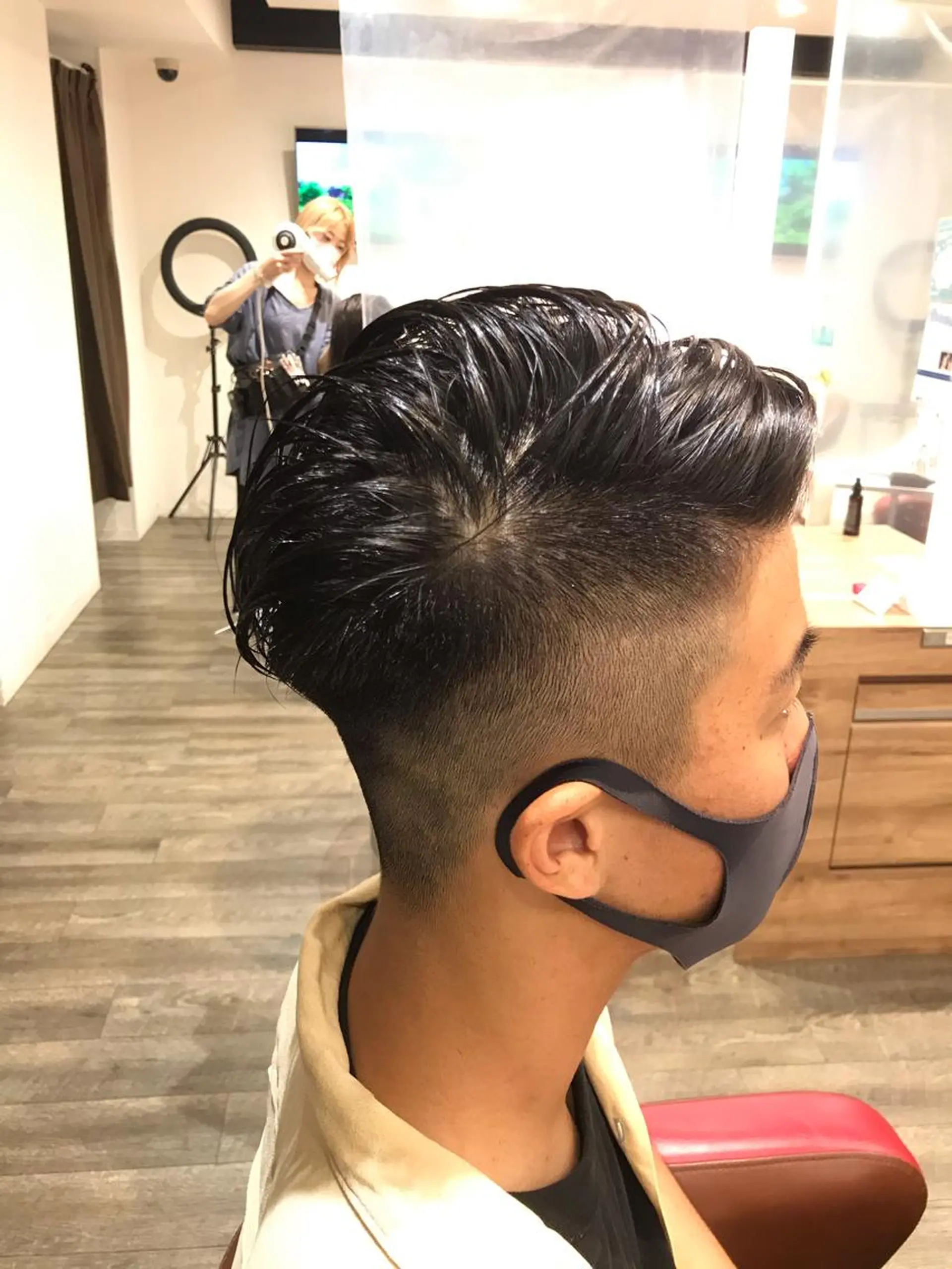 ショート メンズ フェードカット 刈り上げ 外国人風カラー 限定クーポン 💕大量更新ブリーチのヘアスタイル