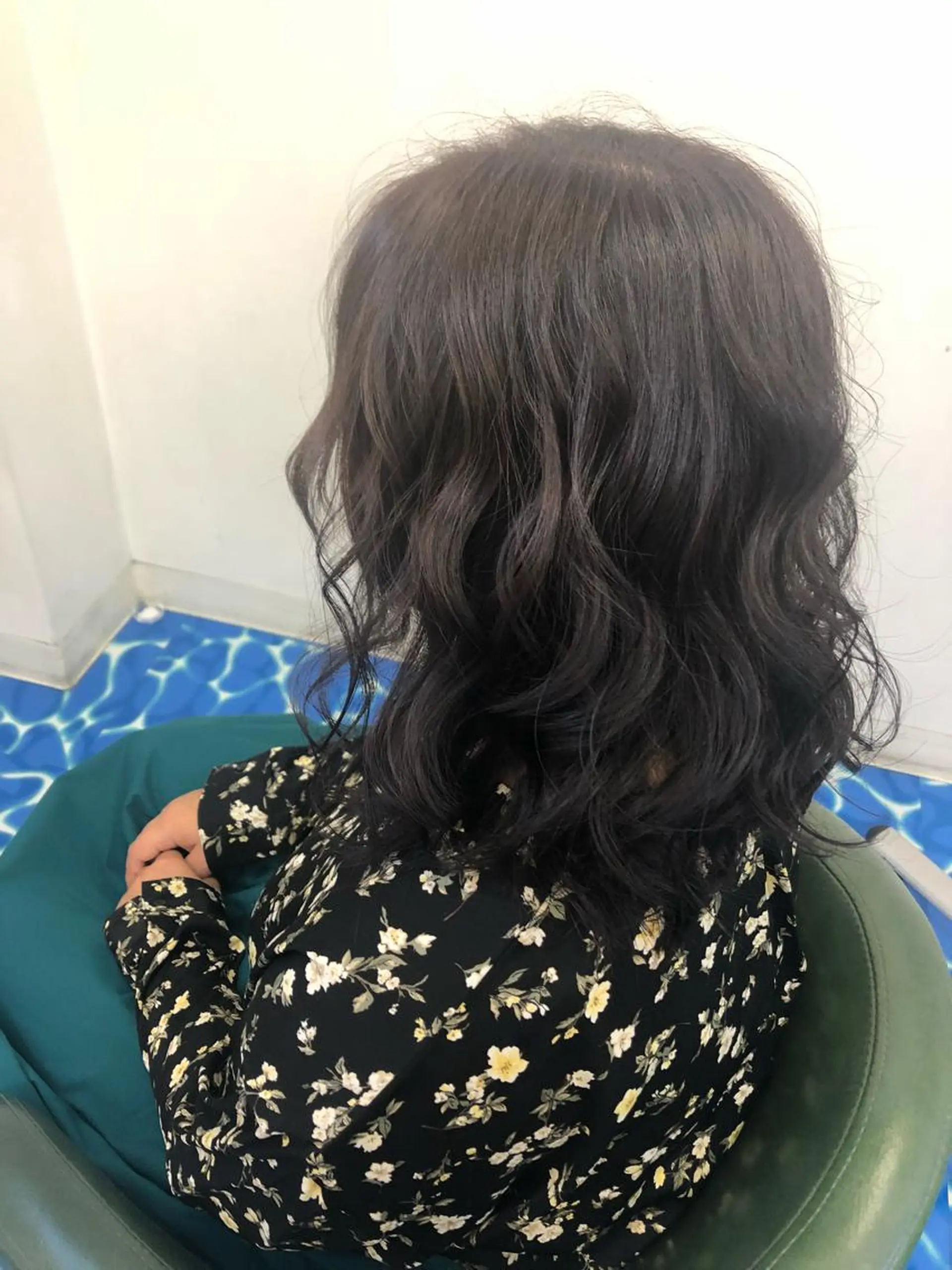 ミディアム カラー CoCooN Hiromiのヘアスタイル