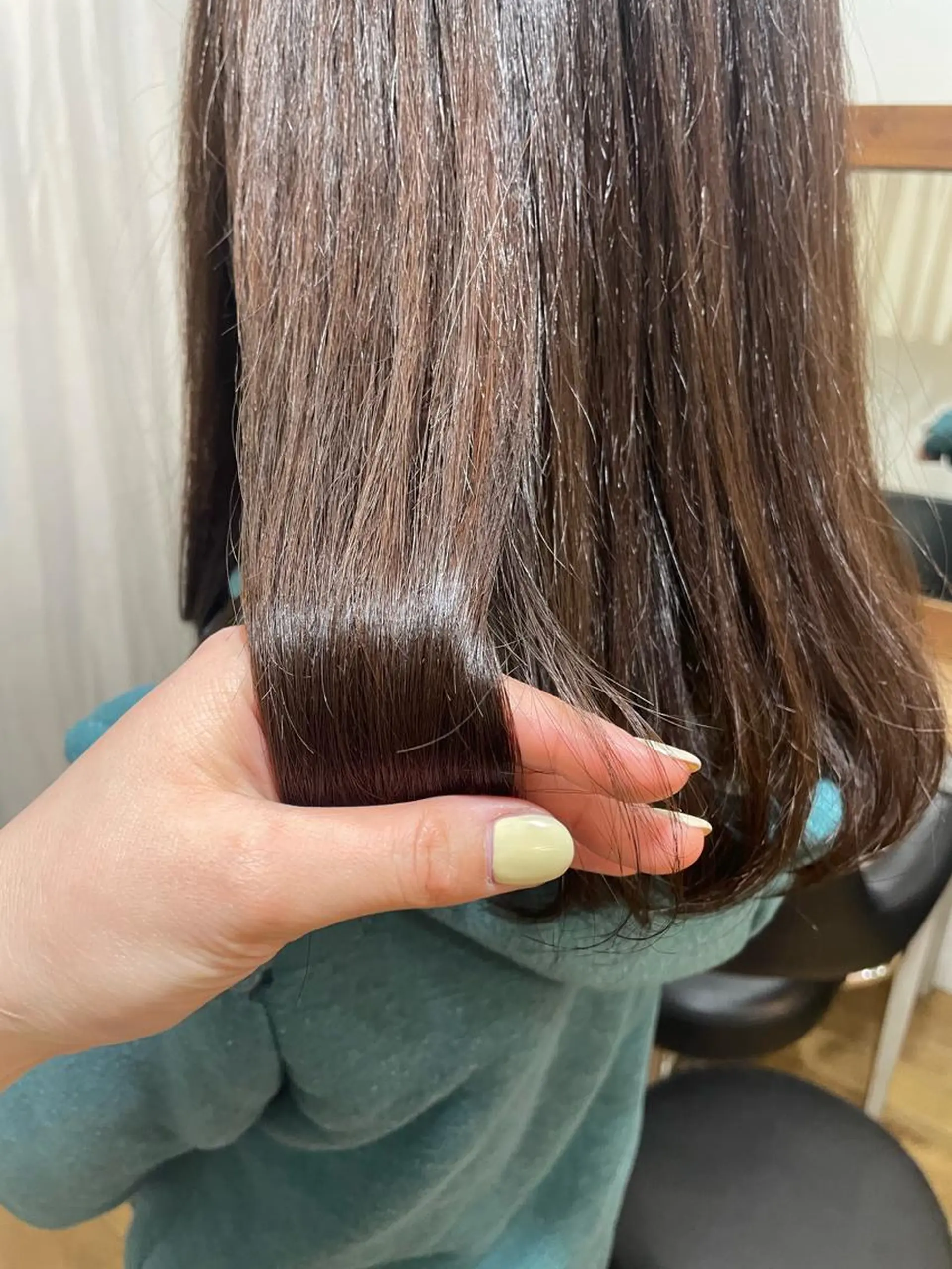 ミディアム カラー momoka ［pejite]のヘアスタイル