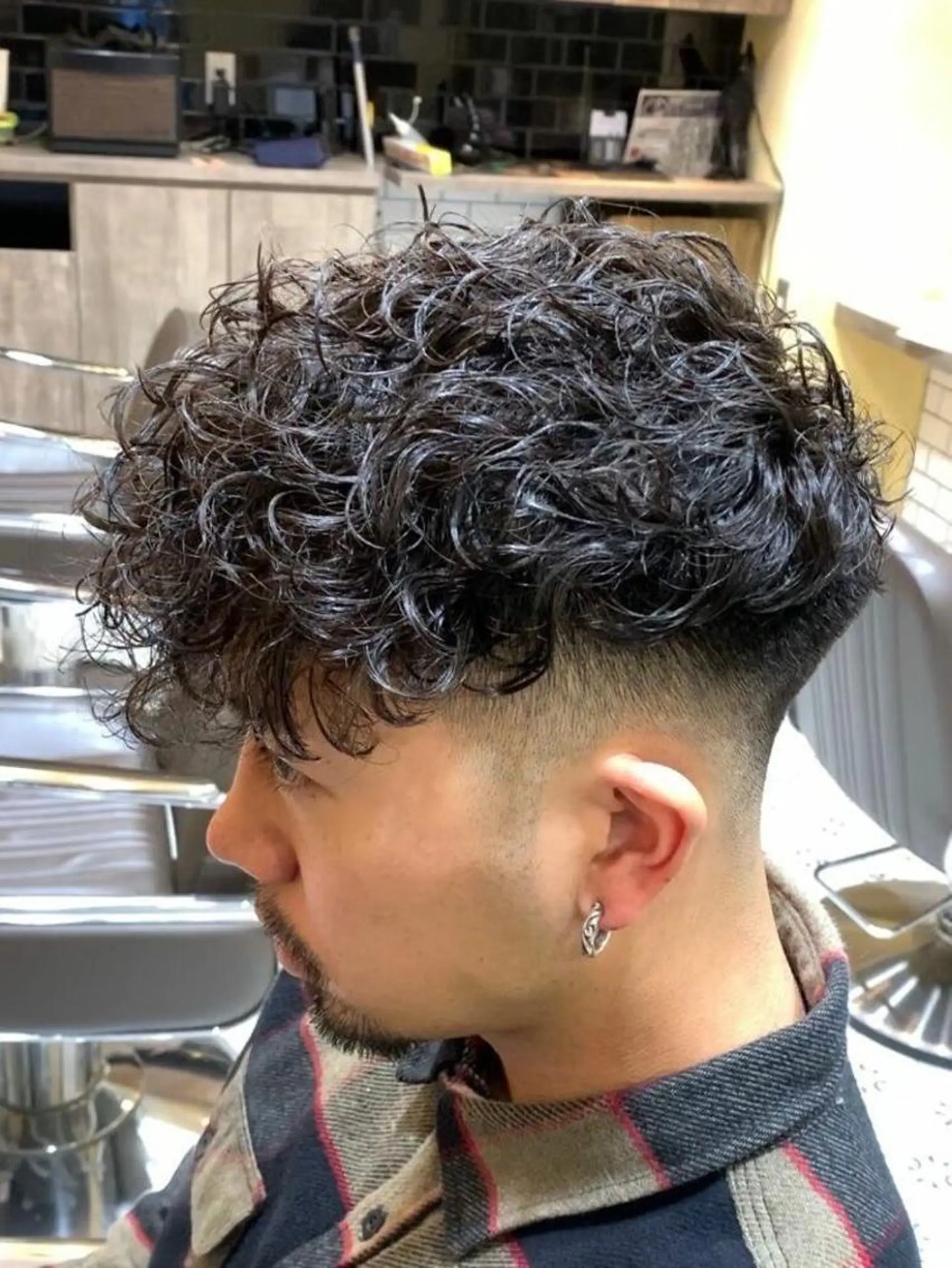 パーマ メンズ スペインカール 韓国ヘア/wカラー レイヤー/RIN🎀のヘアスタイル