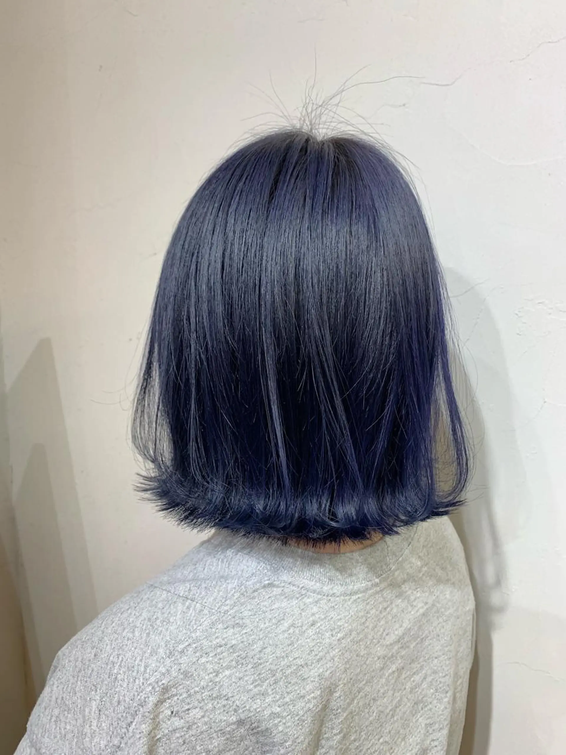 ミディアム カラー ブリーチ ブルーカラー ネイビーカラー カット ヘアカラー トリートメント 柾本 寛貴のヘアスタイル
