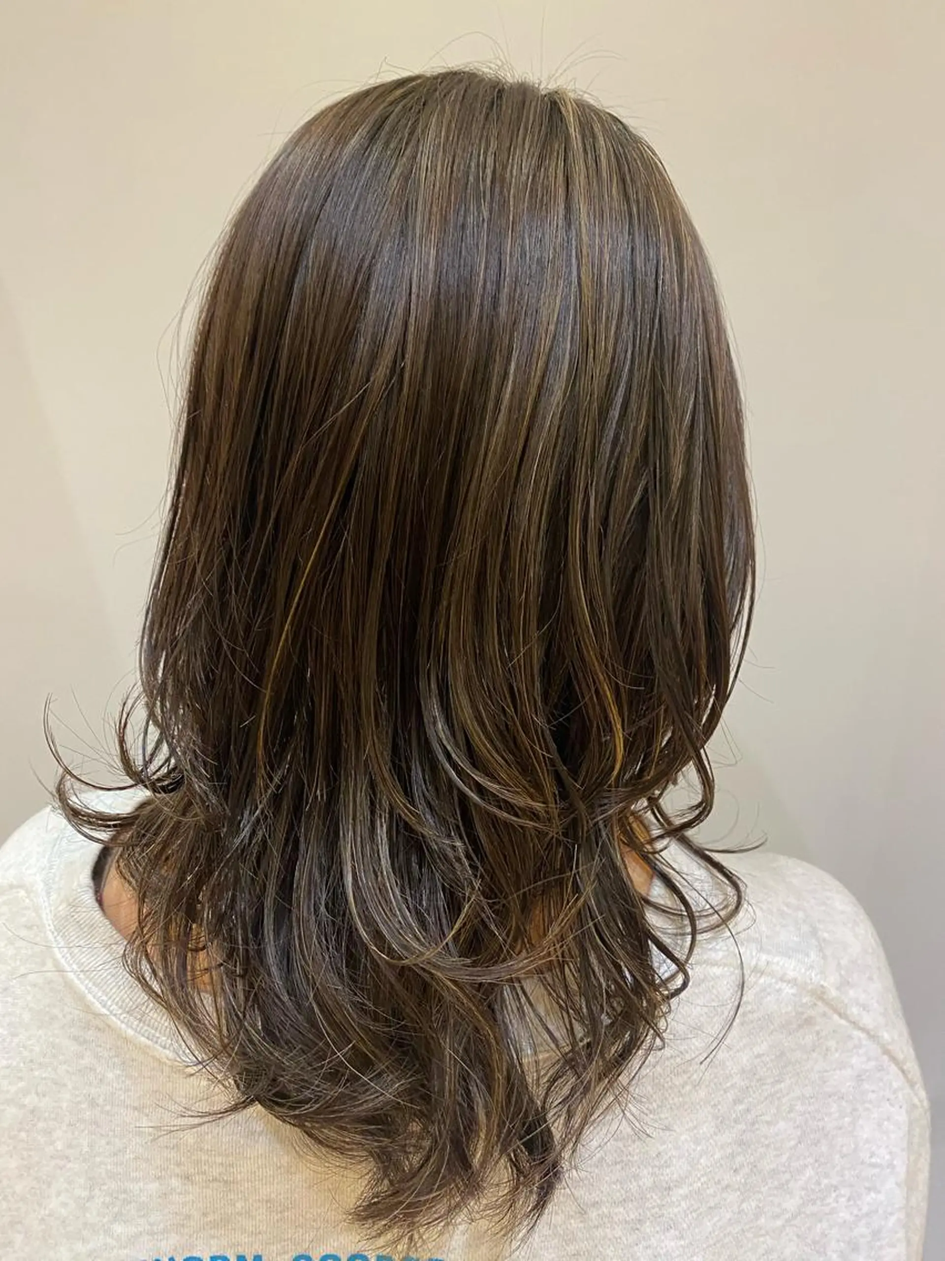 ミディアム カラー ハイライトカラー ハイライト 大人可愛い♡コテ巻き パーマ🌼杉田 萌恵のヘアスタイル